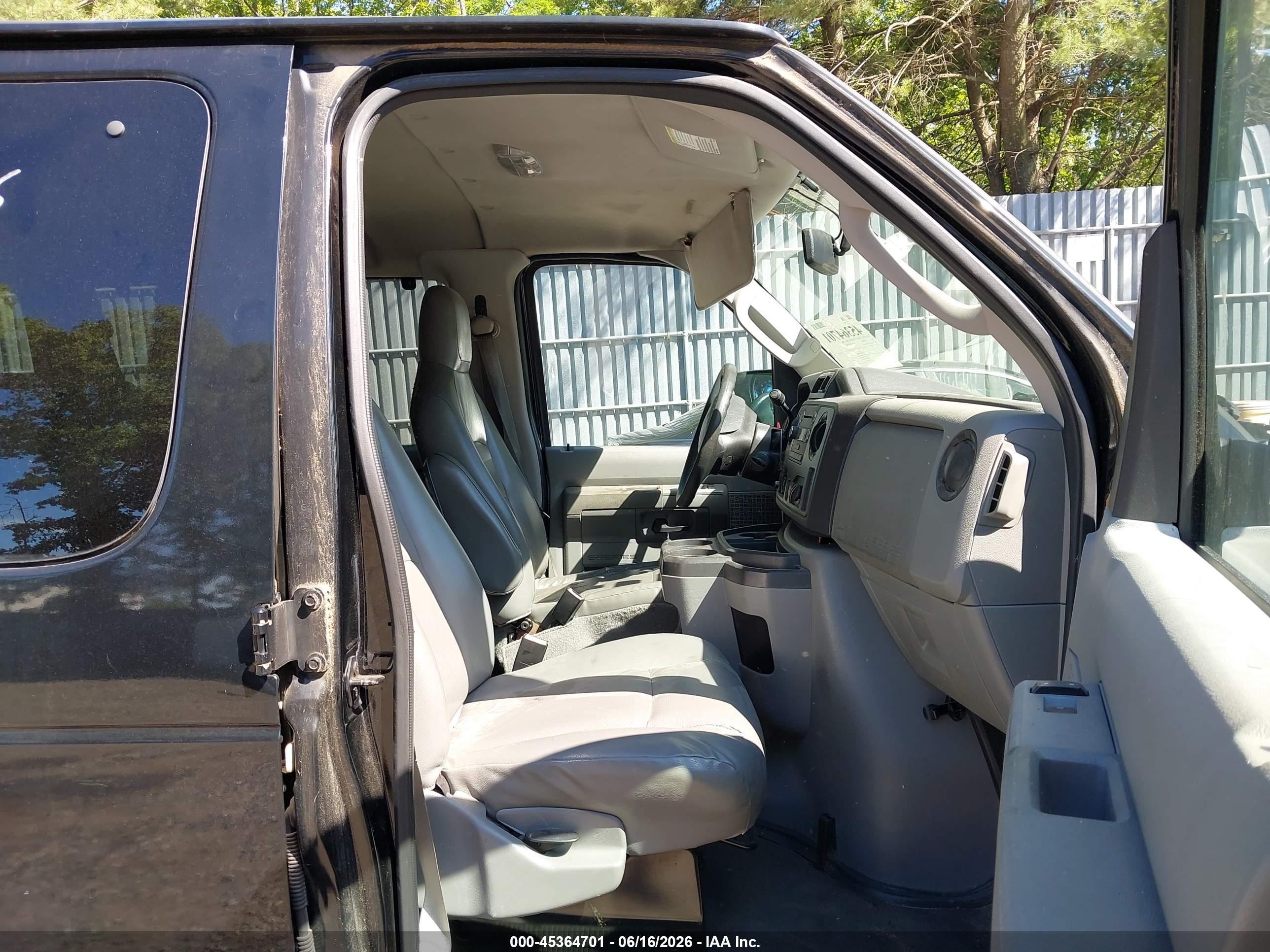 2011 Ford E-350 Super Duty Xl Black vin: 1FBNE3BL7BDA03204