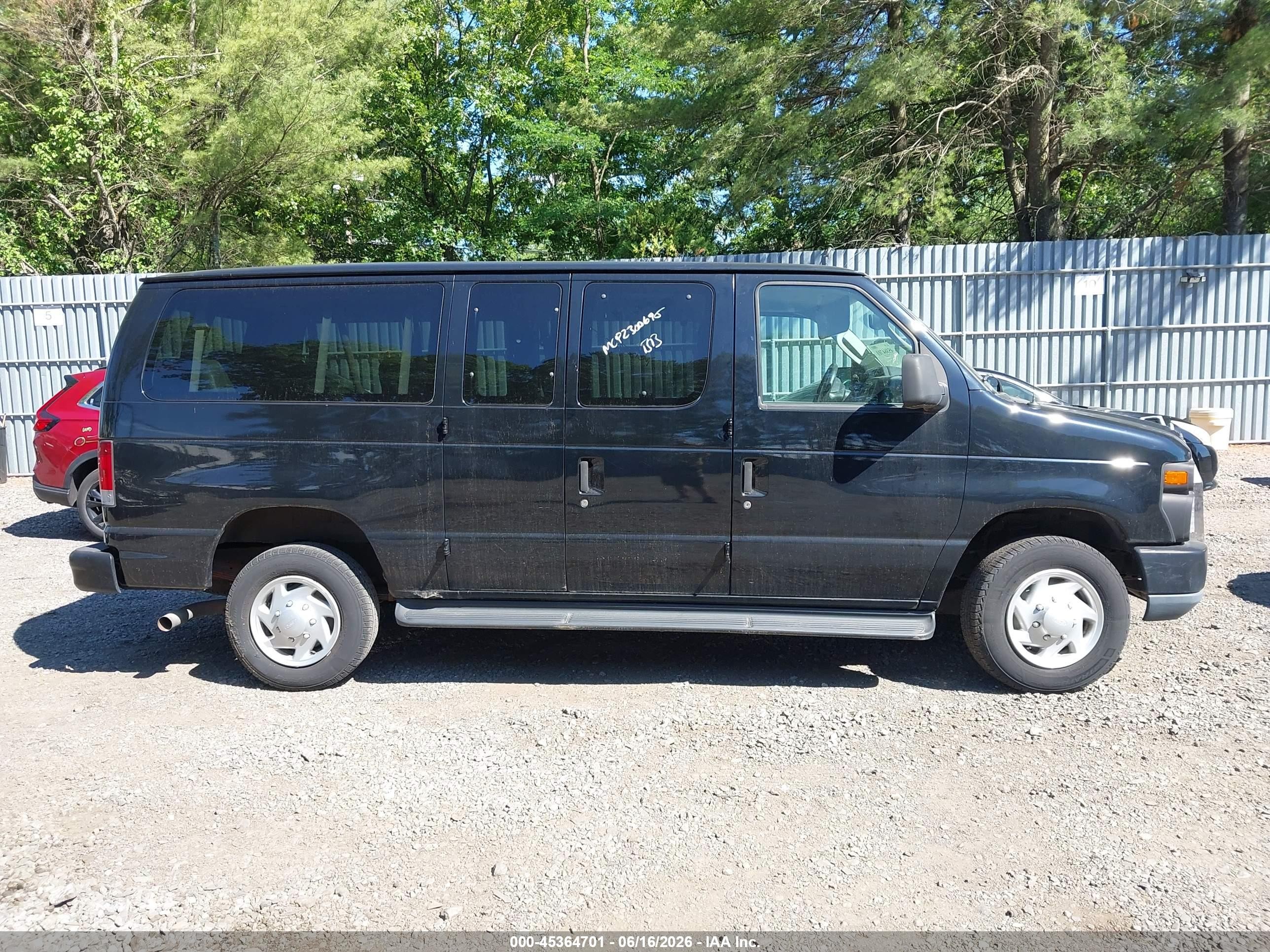 2011 Ford E-350 Super Duty Xl Black vin: 1FBNE3BL7BDA03204
