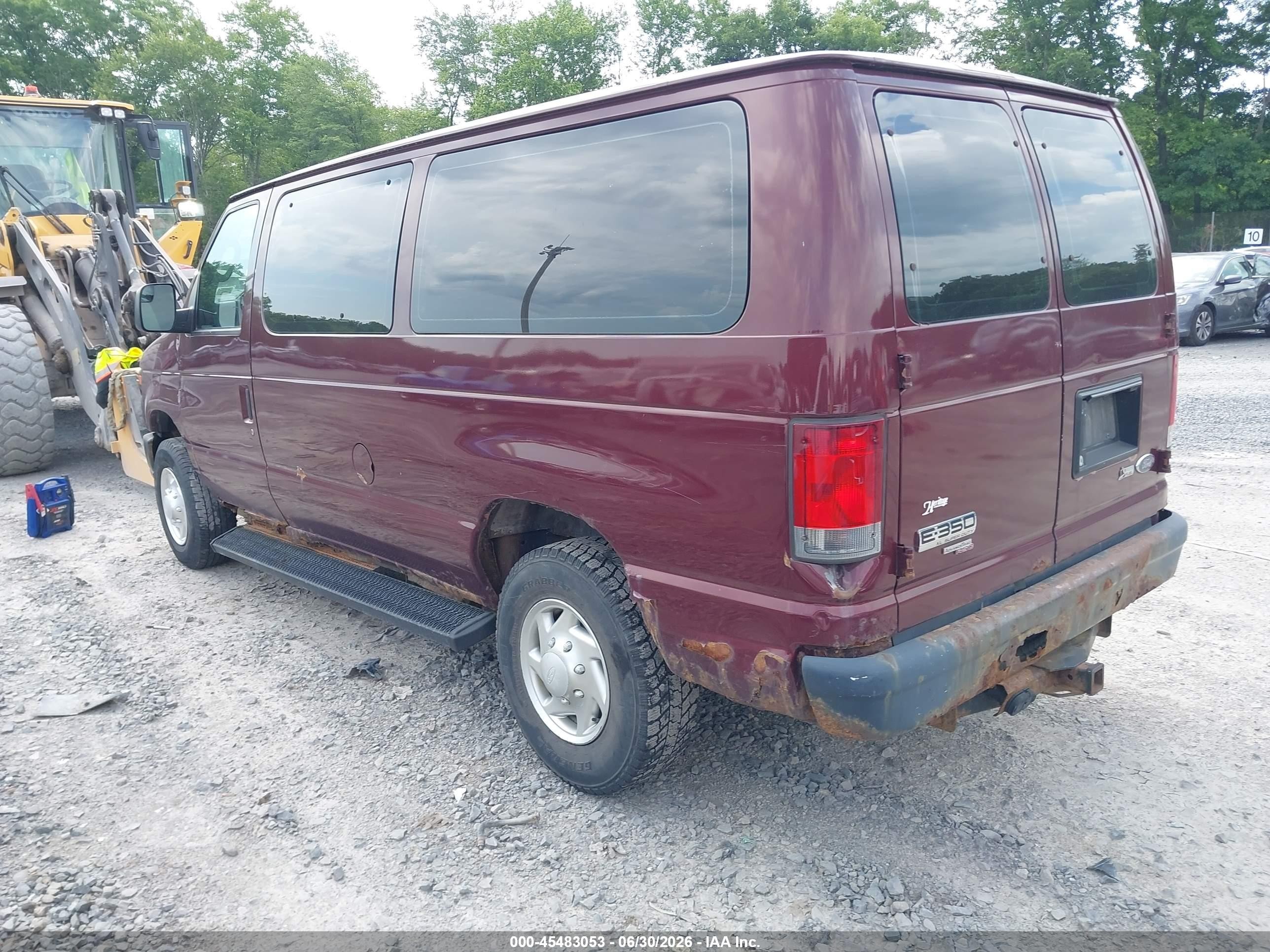 2011 Ford E-350 Super Duty Xl Burgundy vin: 1FBNE3BL7BDA34887