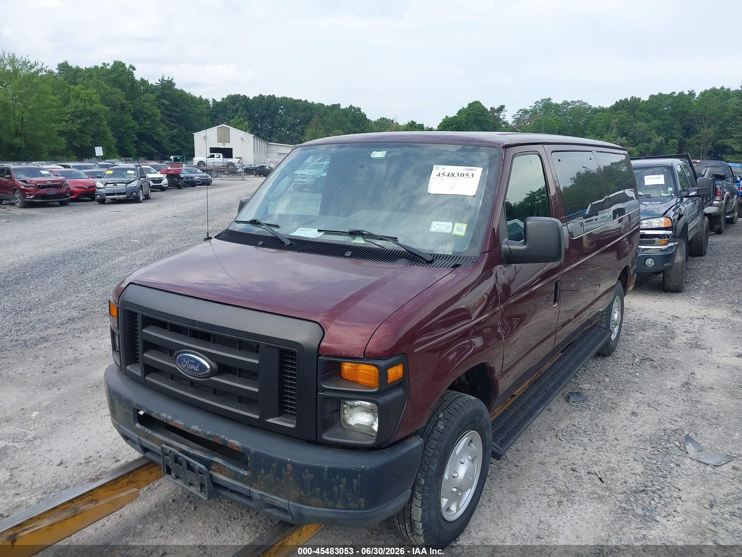 2011 Ford E-350 Super Duty Xl Burgundy vin: 1FBNE3BL7BDA34887