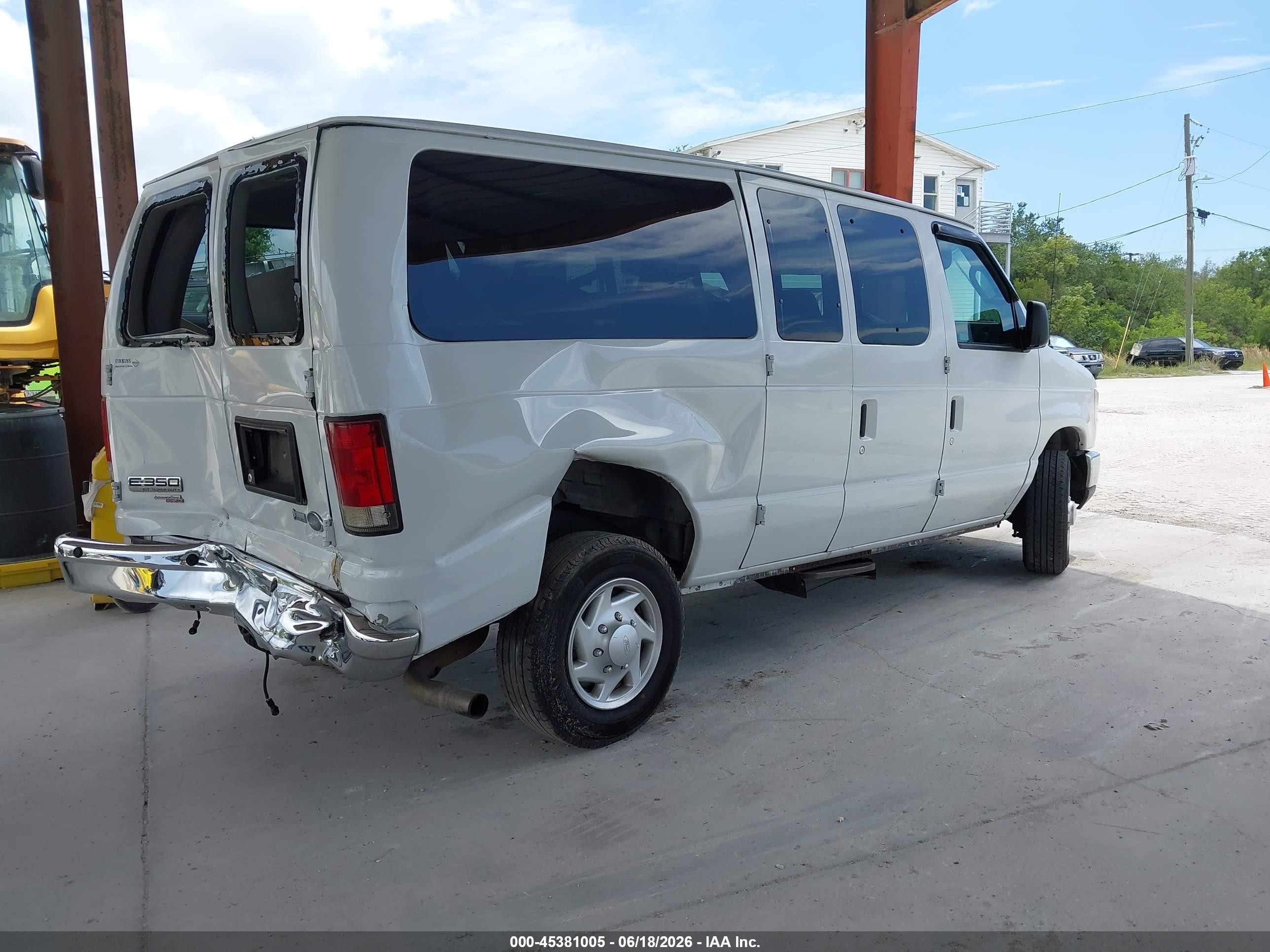 2011 Ford E-350 Super Duty Xlt White vin: 1FBNE3BL7BDA52869