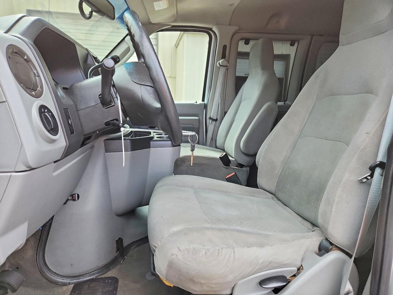 2012 Ford Econoline Silver vin: 1FBNE3BL7CDA61105
