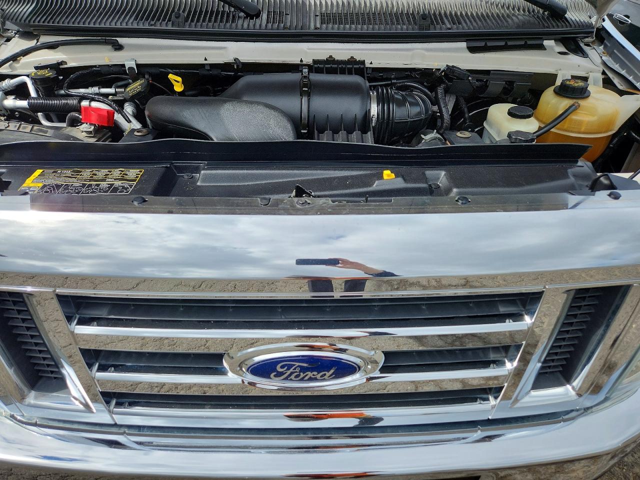 2012 Ford Econoline Silver vin: 1FBNE3BL7CDA61105
