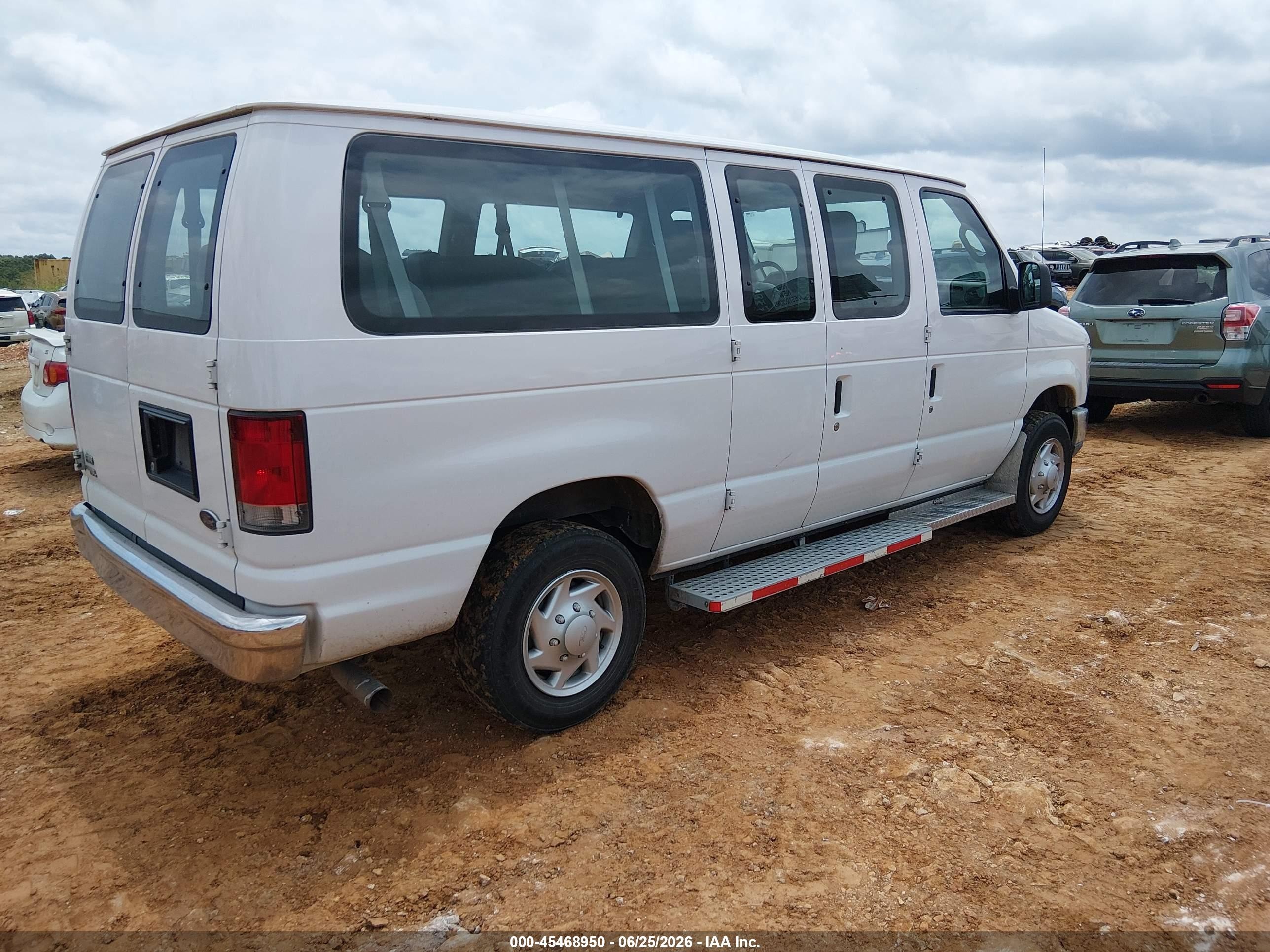 2014 Ford E-350 Super Duty Xlt Белый vin: 1FBNE3BL7EDB04019
