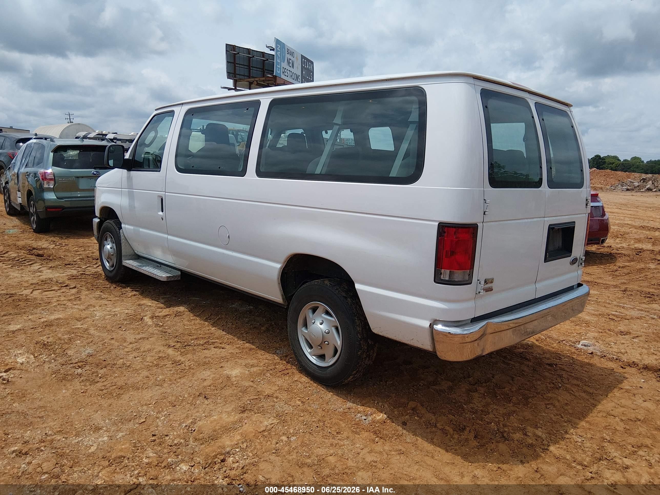 2014 Ford E-350 Super Duty Xlt Белый vin: 1FBNE3BL7EDB04019