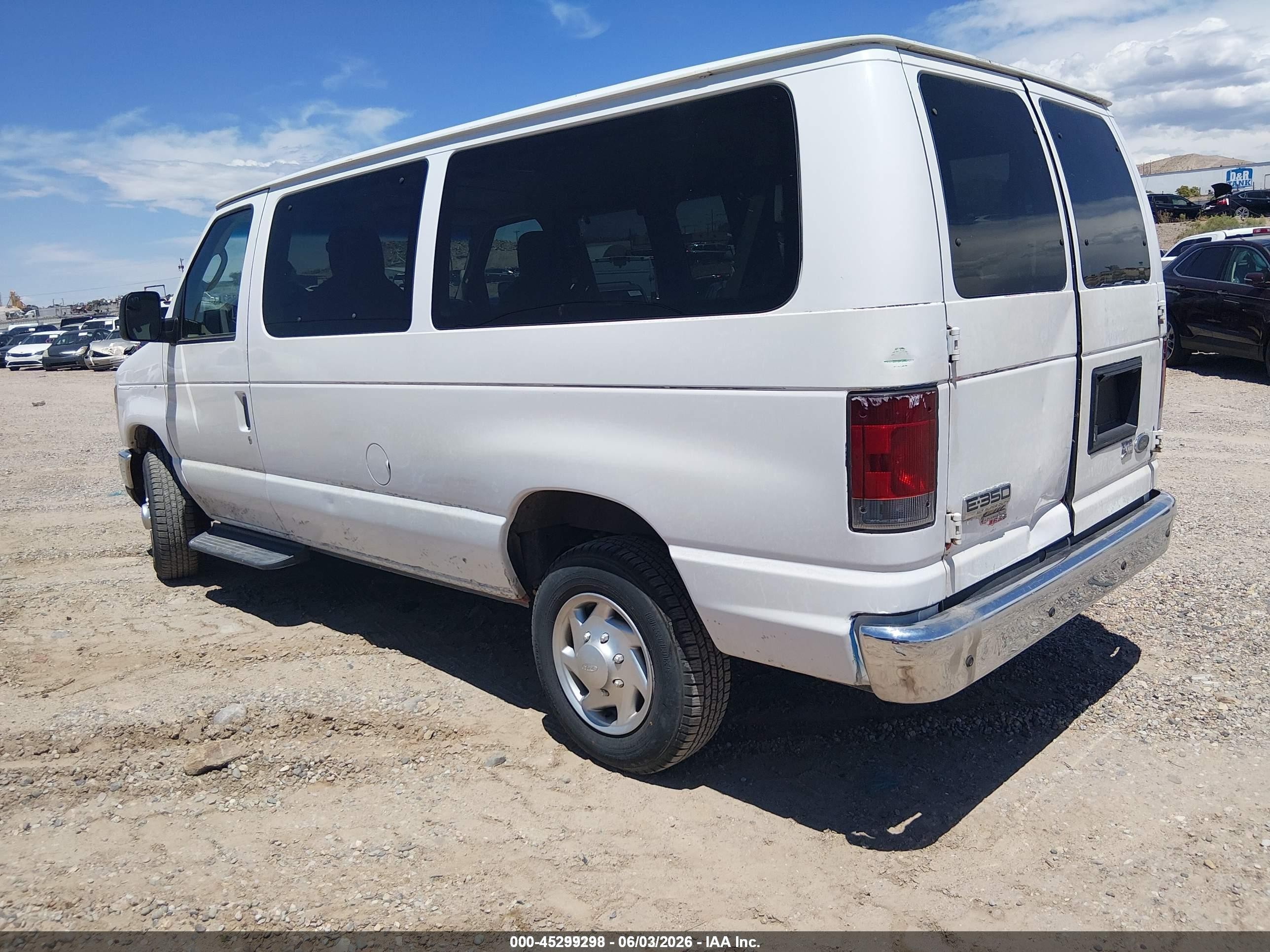 2010 Ford E-350 Super Duty Xl/xlt Белый vin: 1FBNE3BL8ADA16543