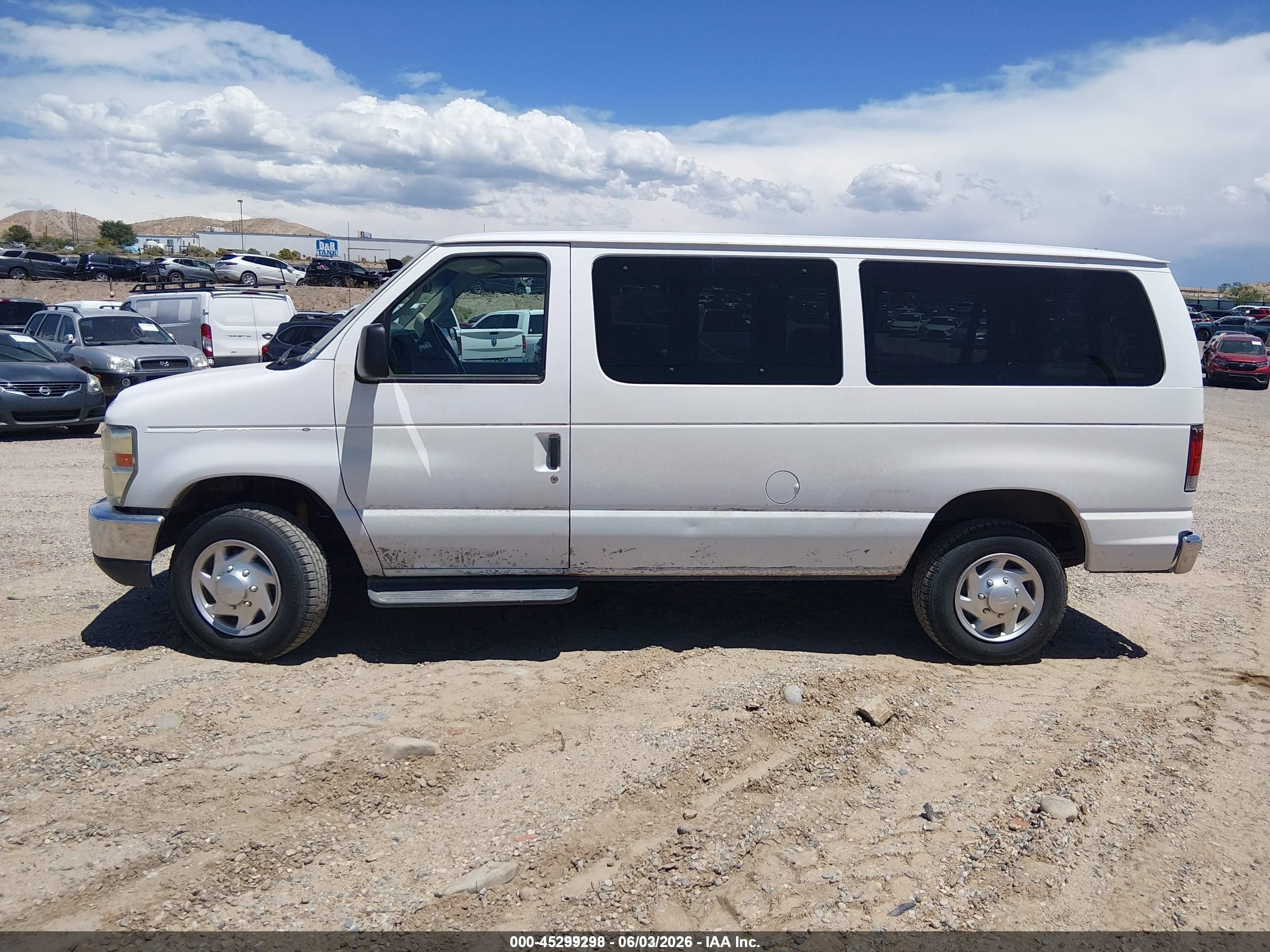 2010 Ford E-350 Super Duty Xl/xlt Белый vin: 1FBNE3BL8ADA16543