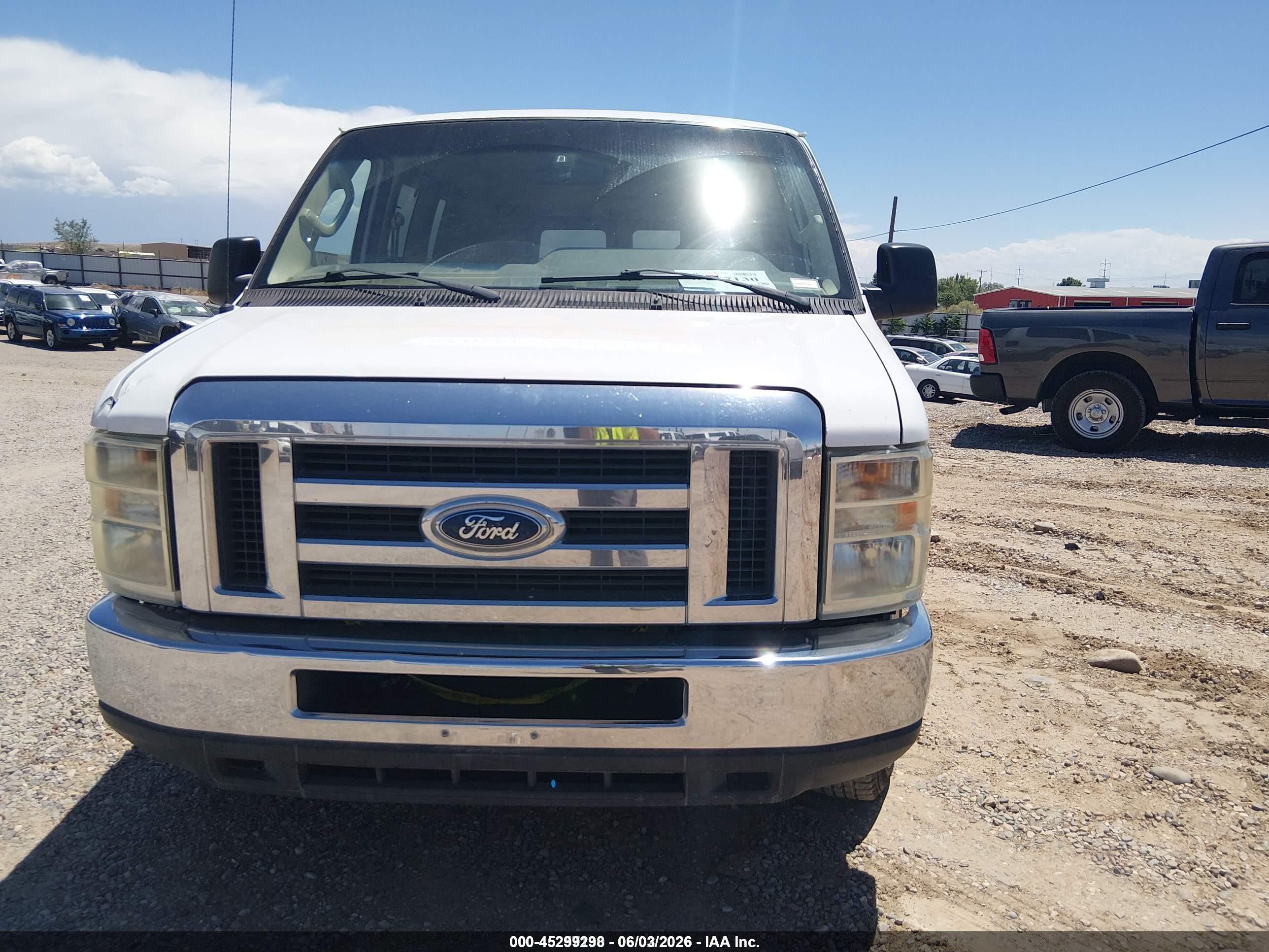 2010 Ford E-350 Super Duty Xl/xlt Белый vin: 1FBNE3BL8ADA16543