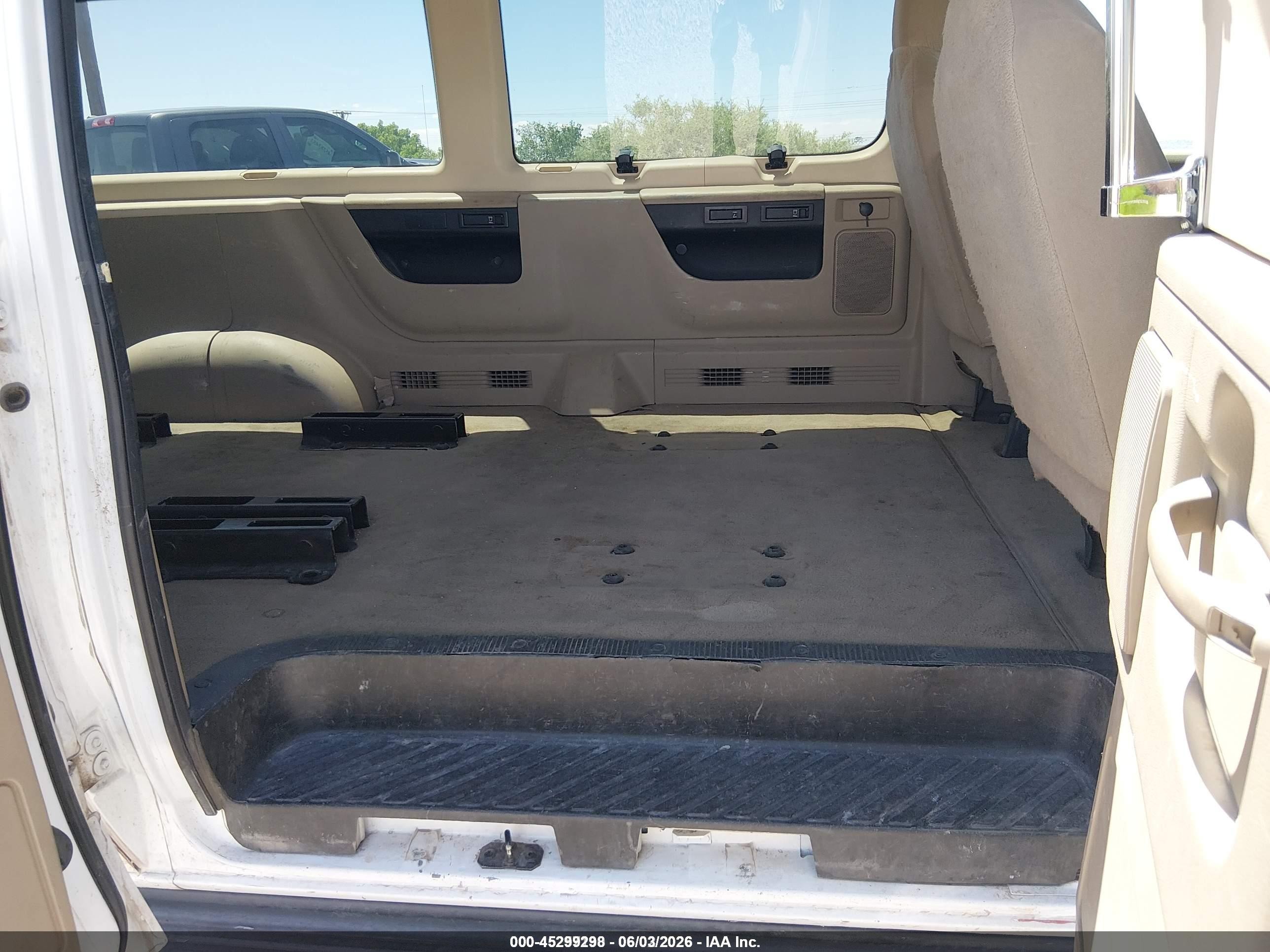 2010 Ford E-350 Super Duty Xl/xlt Белый vin: 1FBNE3BL8ADA16543