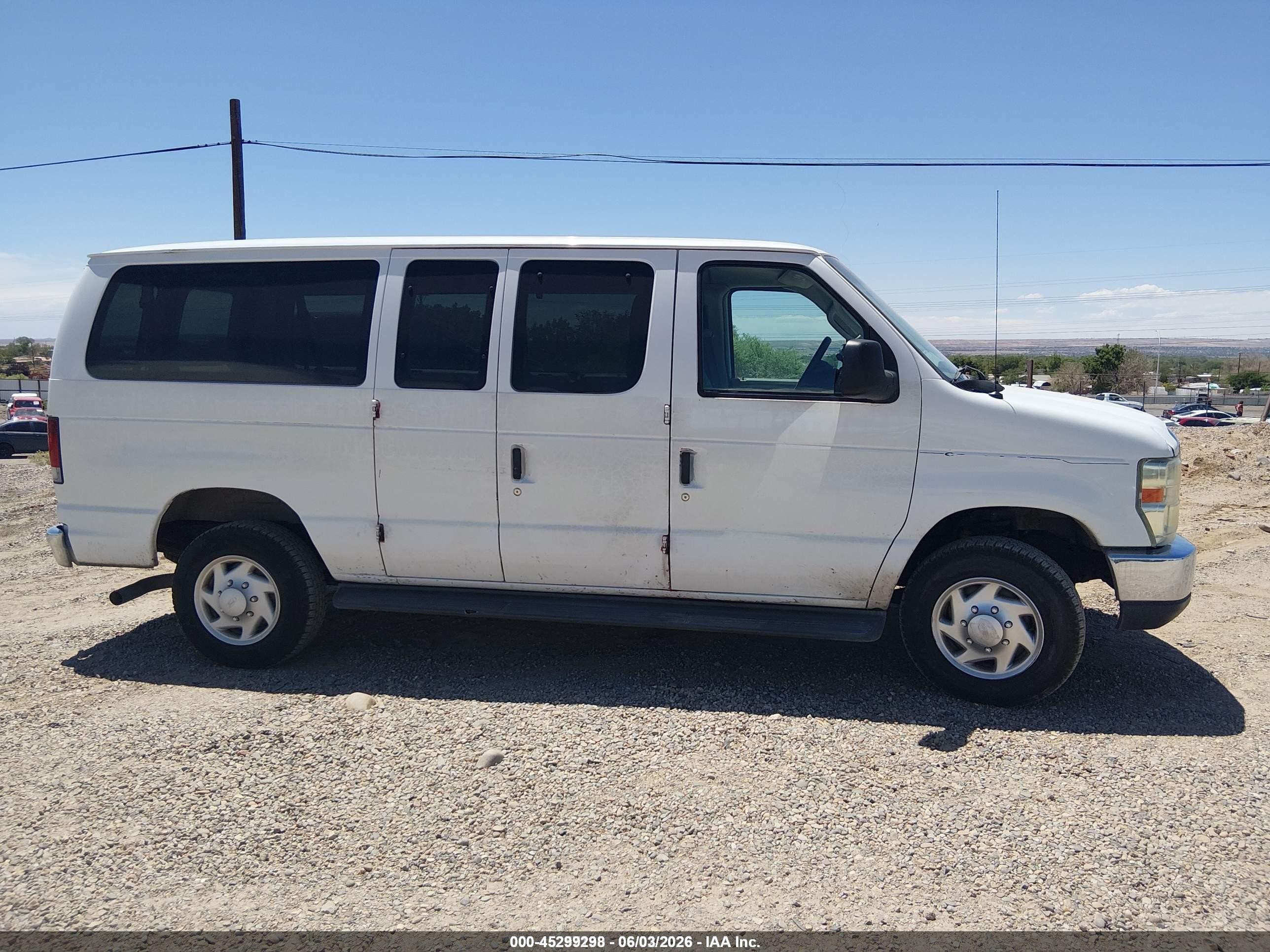 2010 Ford E-350 Super Duty Xl/xlt Белый vin: 1FBNE3BL8ADA16543