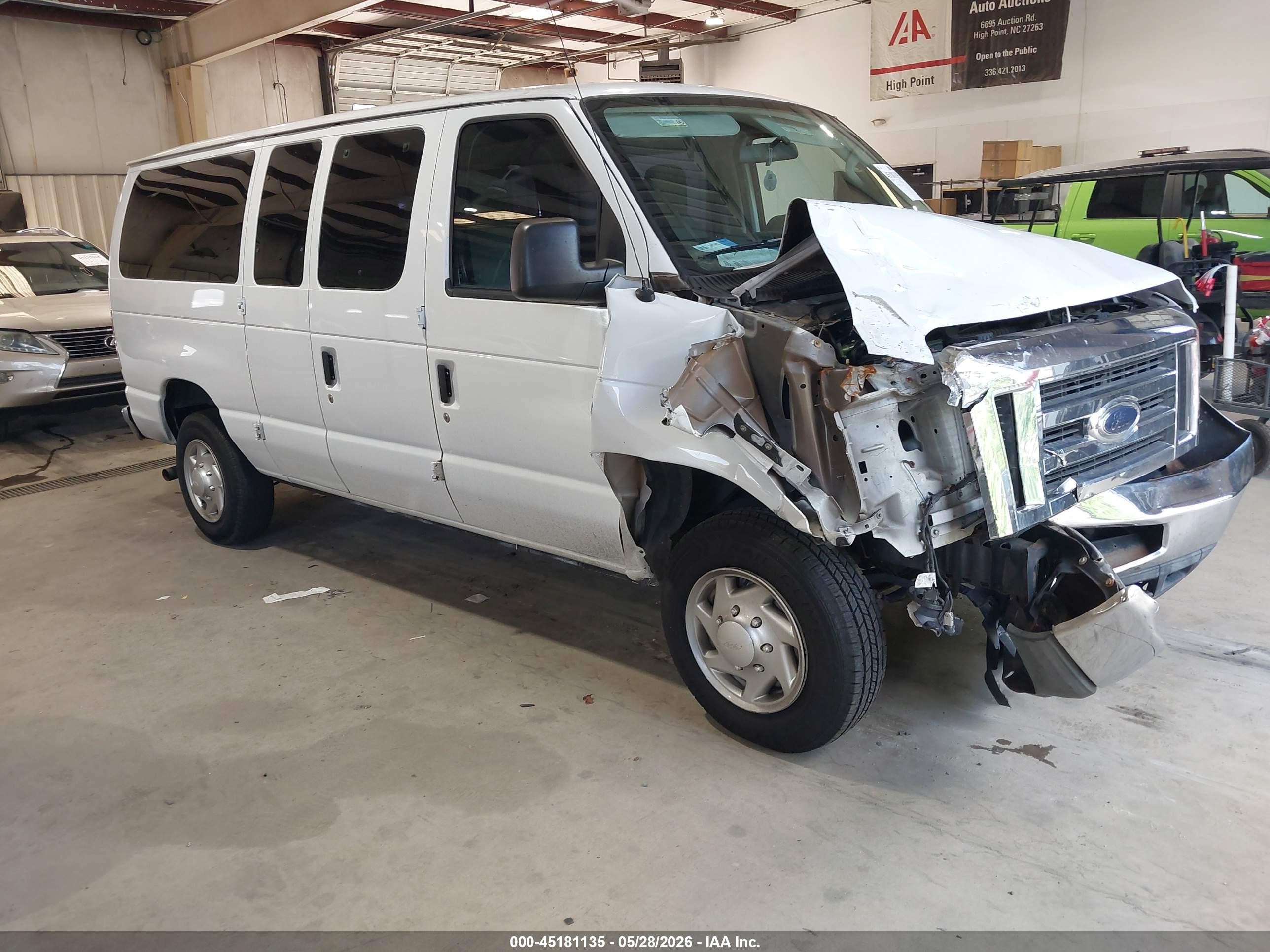 2011 Ford E-350 Super Duty Xlt White vin: 1FBNE3BL8BDA60110