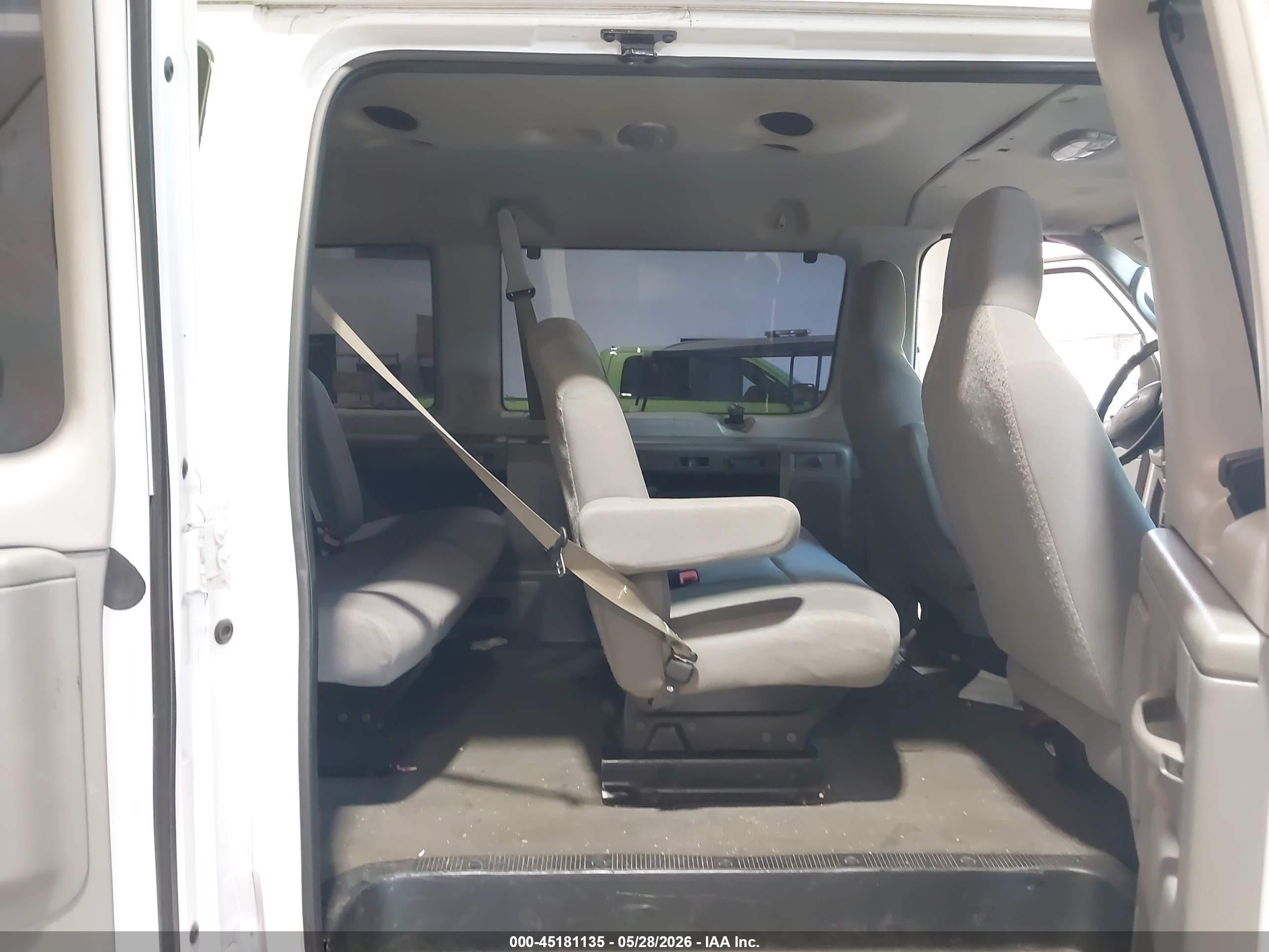2011 Ford E-350 Super Duty Xlt White vin: 1FBNE3BL8BDA60110