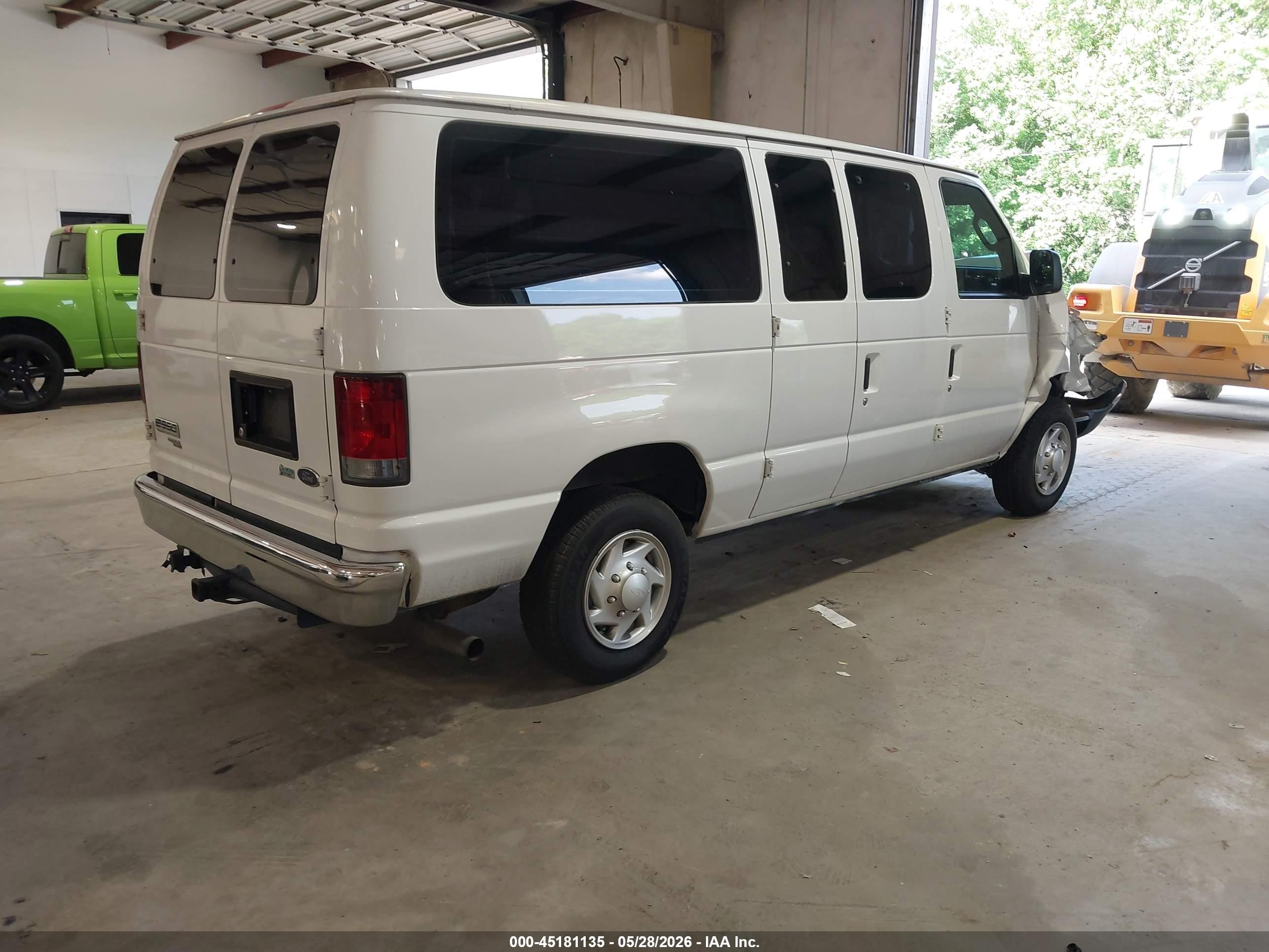 2011 Ford E-350 Super Duty Xlt White vin: 1FBNE3BL8BDA60110