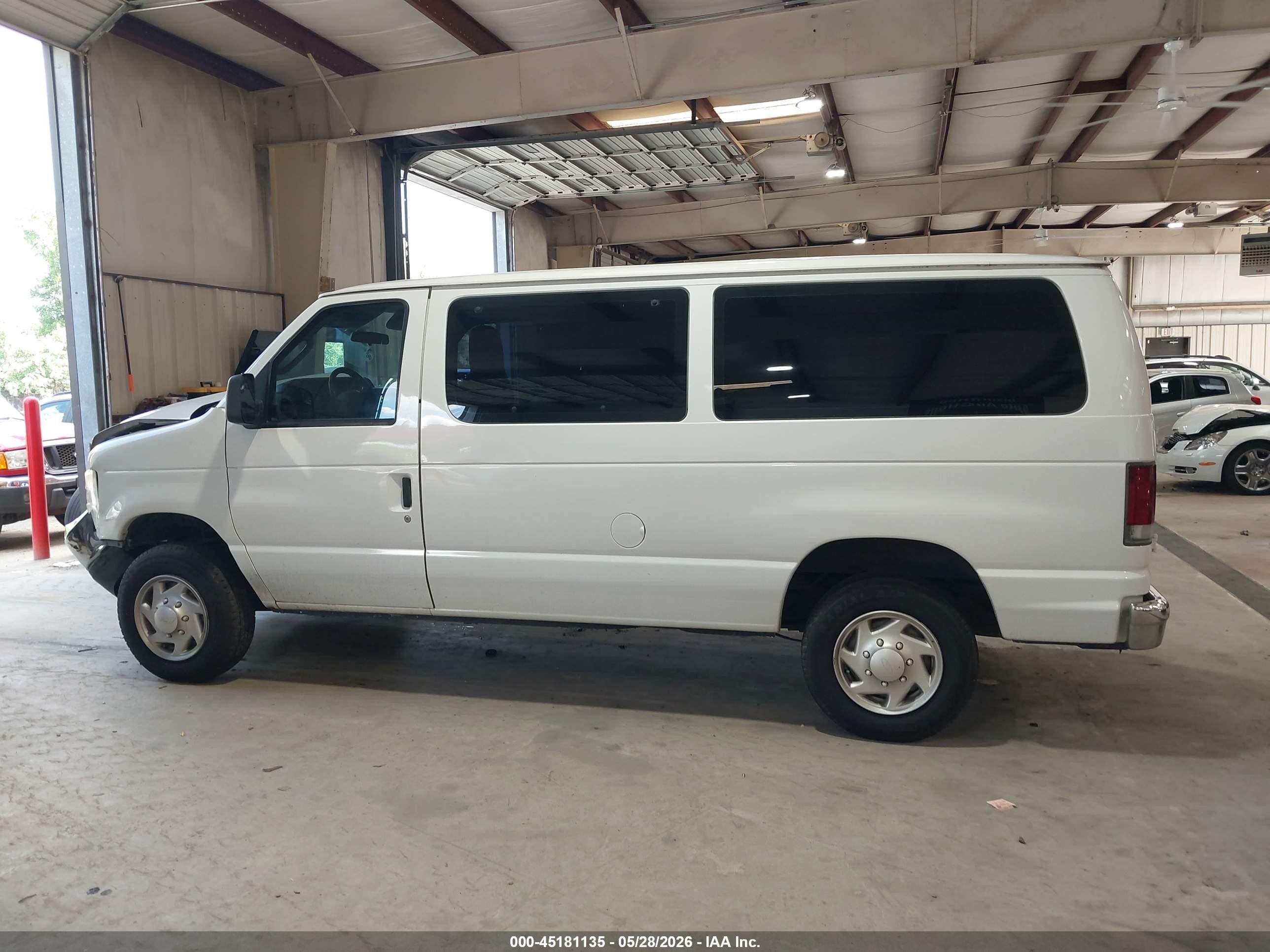 2011 Ford E-350 Super Duty Xlt White vin: 1FBNE3BL8BDA60110