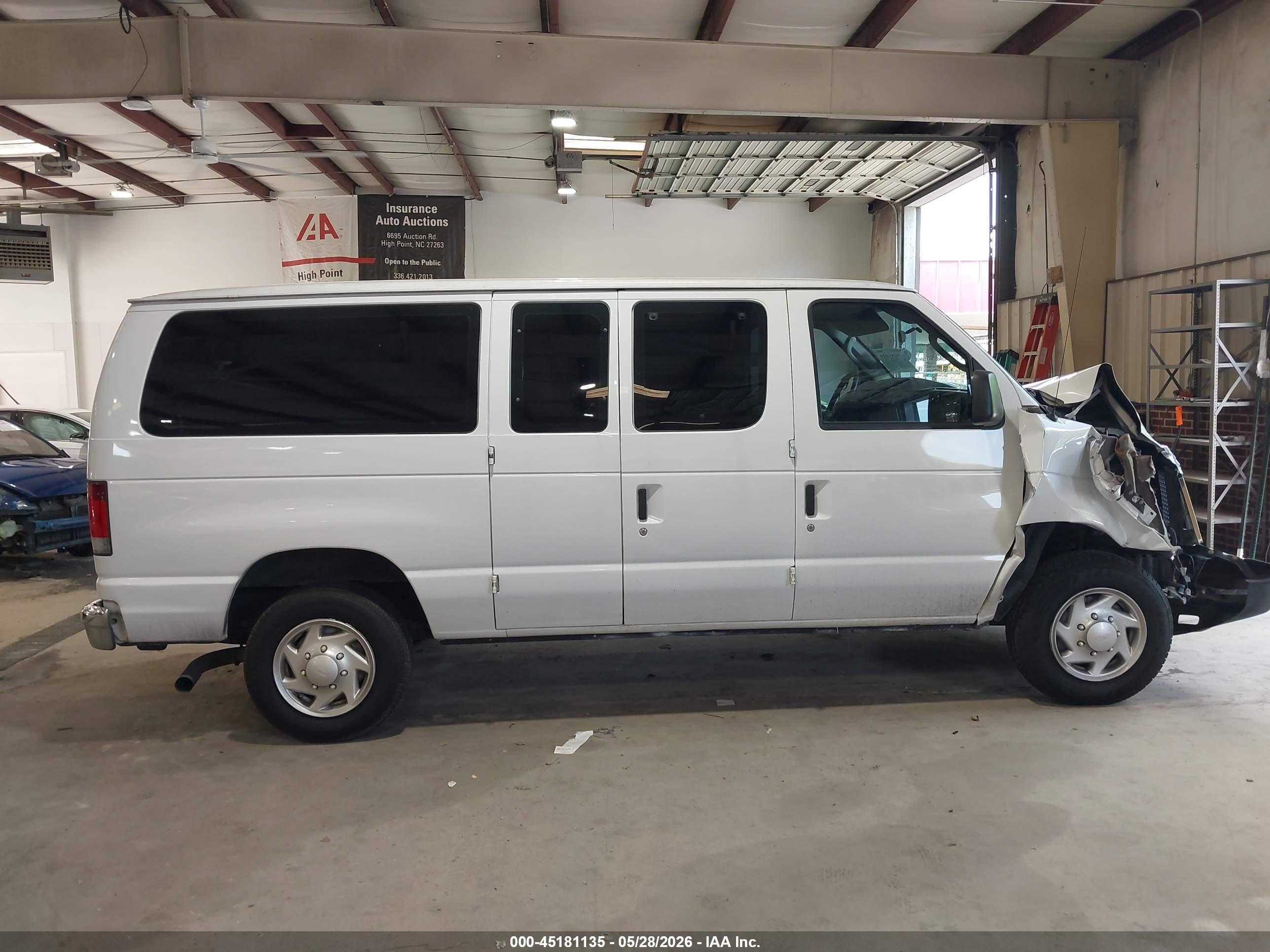 2011 Ford E-350 Super Duty Xlt White vin: 1FBNE3BL8BDA60110
