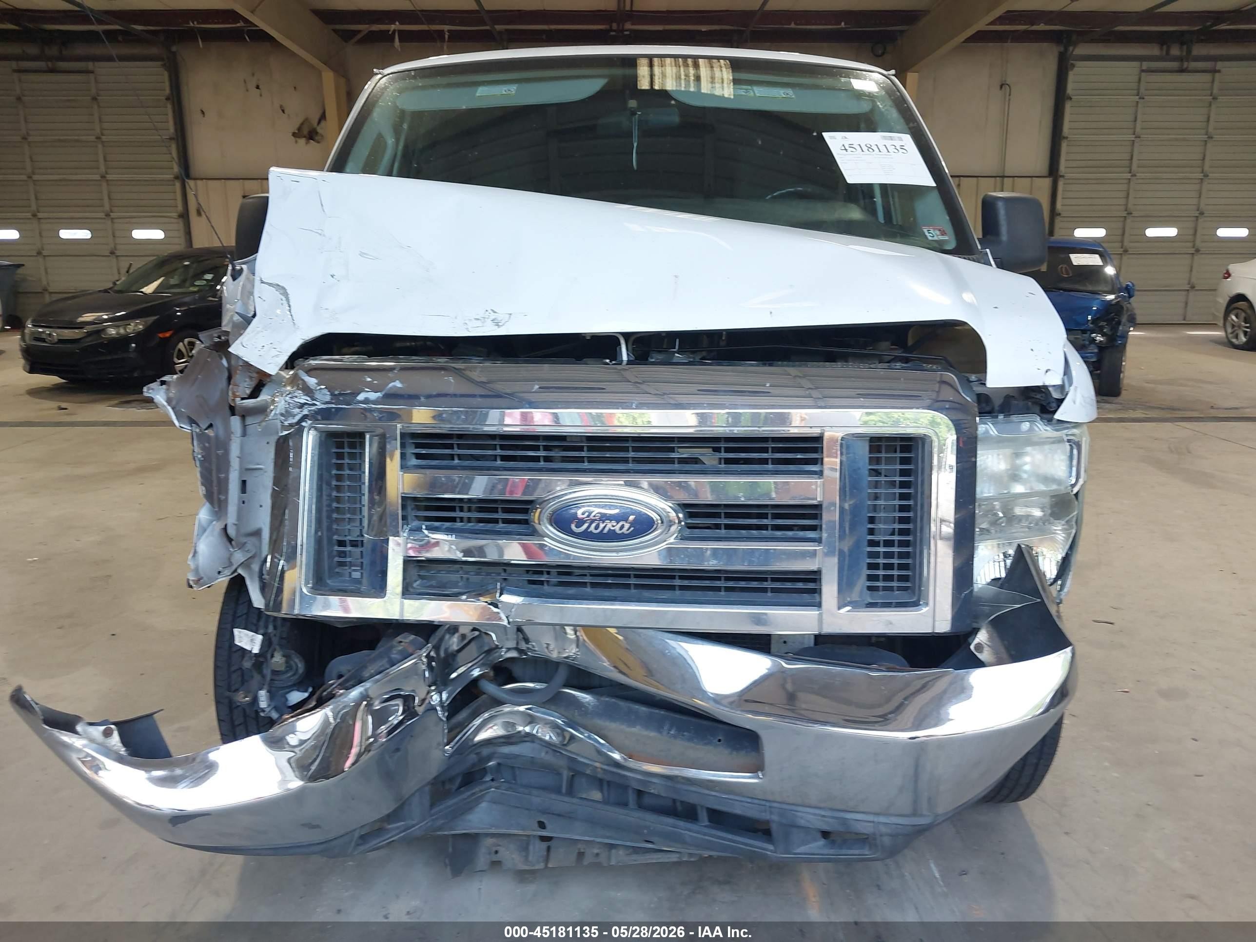 2011 Ford E-350 Super Duty Xlt White vin: 1FBNE3BL8BDA60110