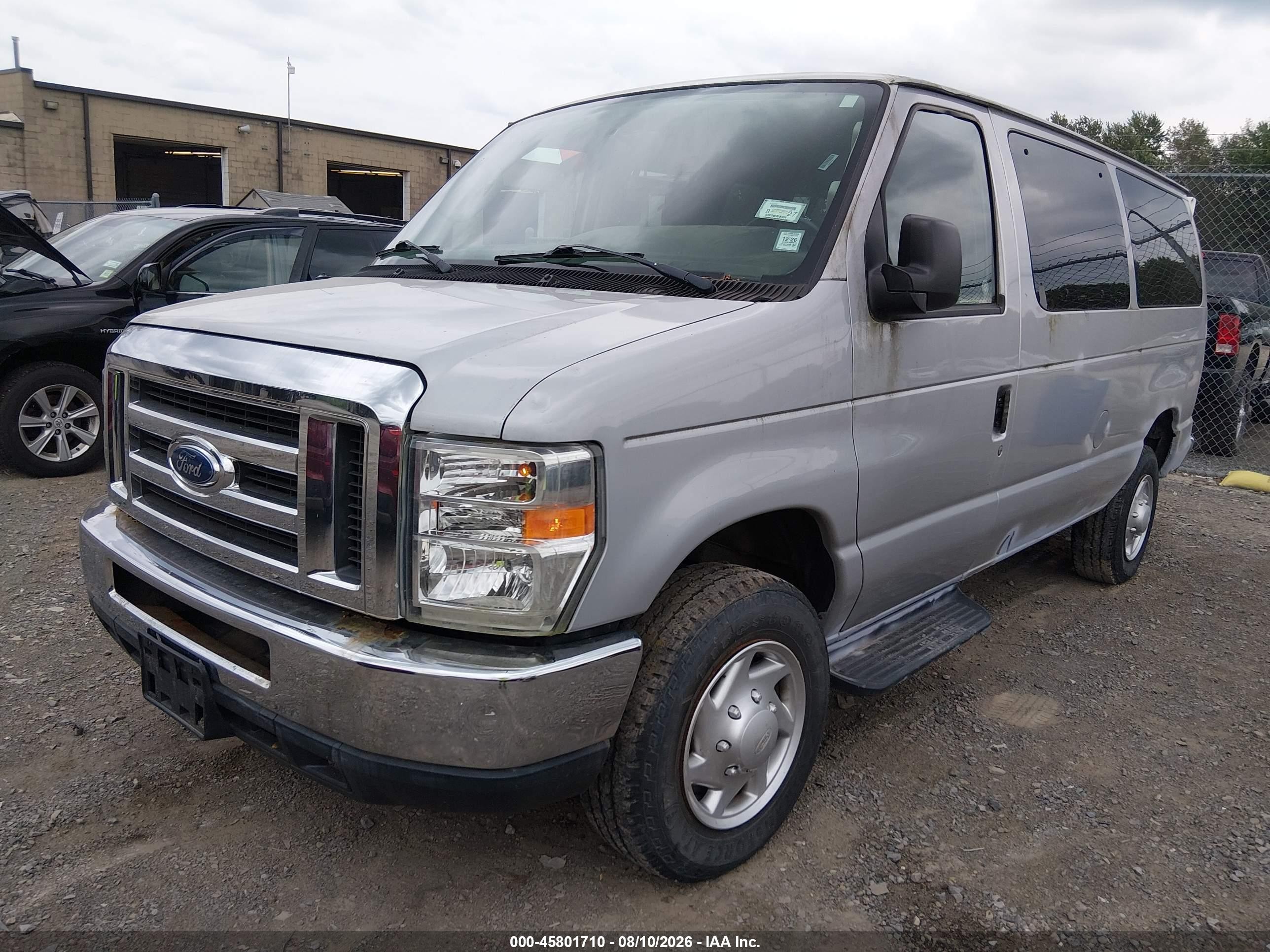 2013 Ford E-350 Super Duty Xlt Silver vin: 1FBNE3BL8DDB09180