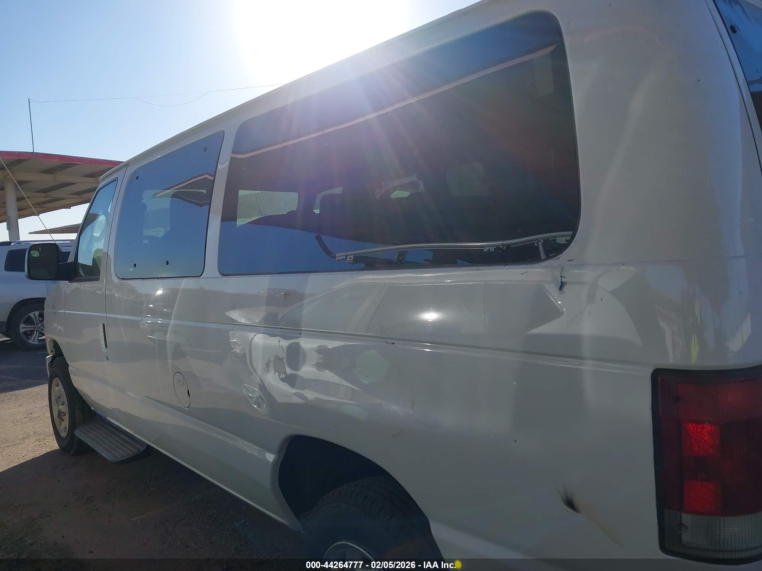 2014 Ford E-350 Super Duty Xlt White vin: 1FBNE3BL8EDA51377