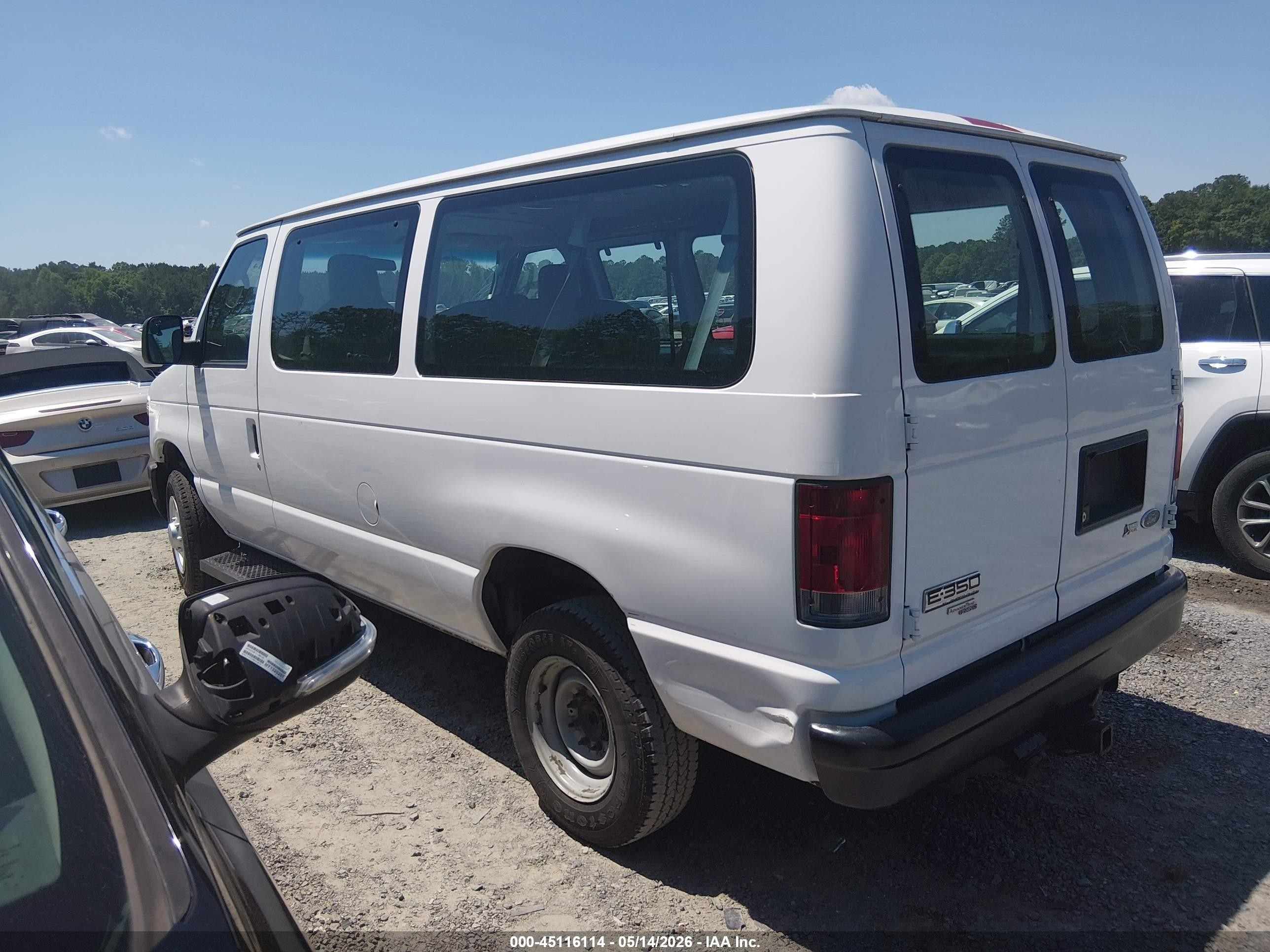 2011 Ford E-350 Super Duty Xl White vin: 1FBNE3BL9BDA64490