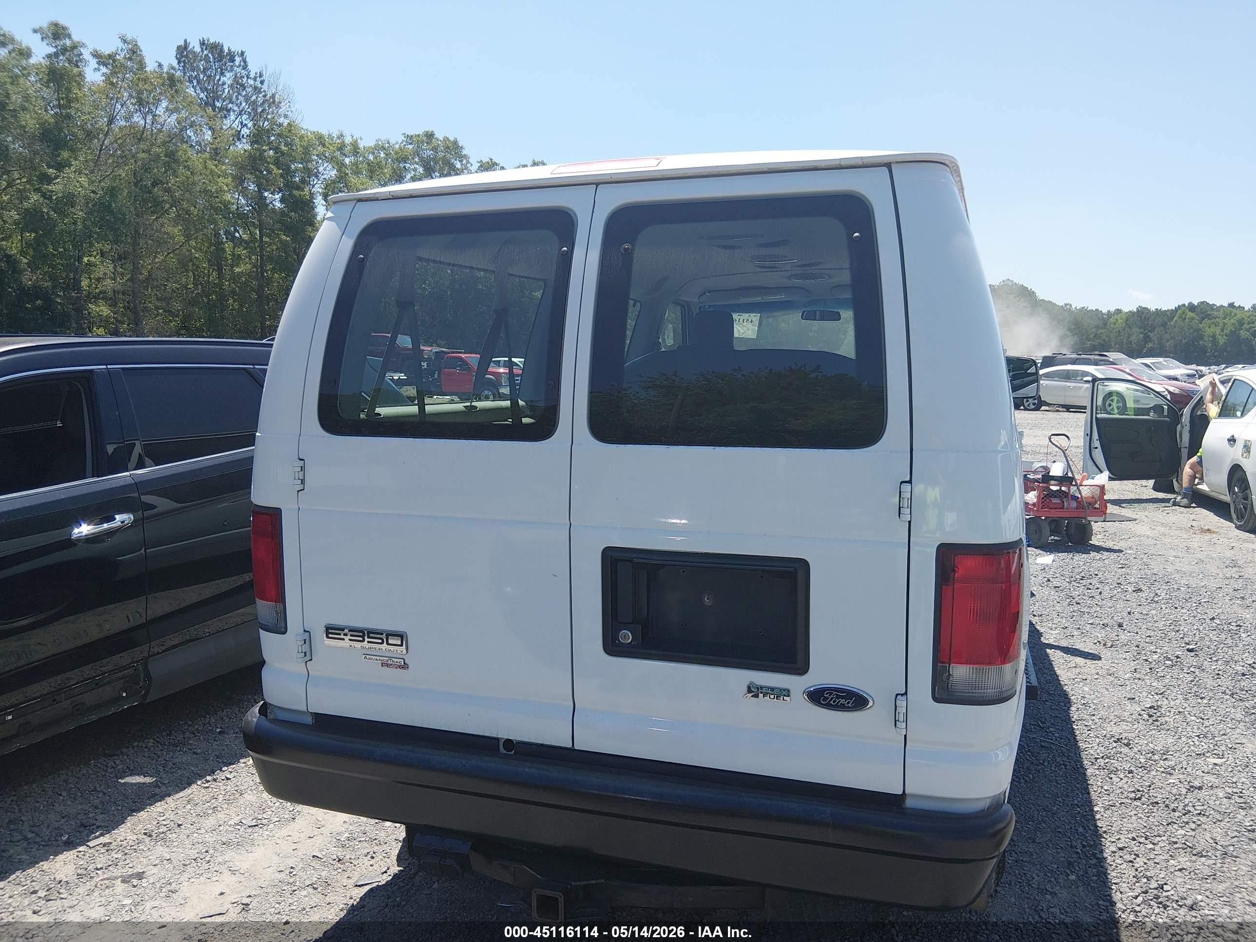 2011 Ford E-350 Super Duty Xl White vin: 1FBNE3BL9BDA64490