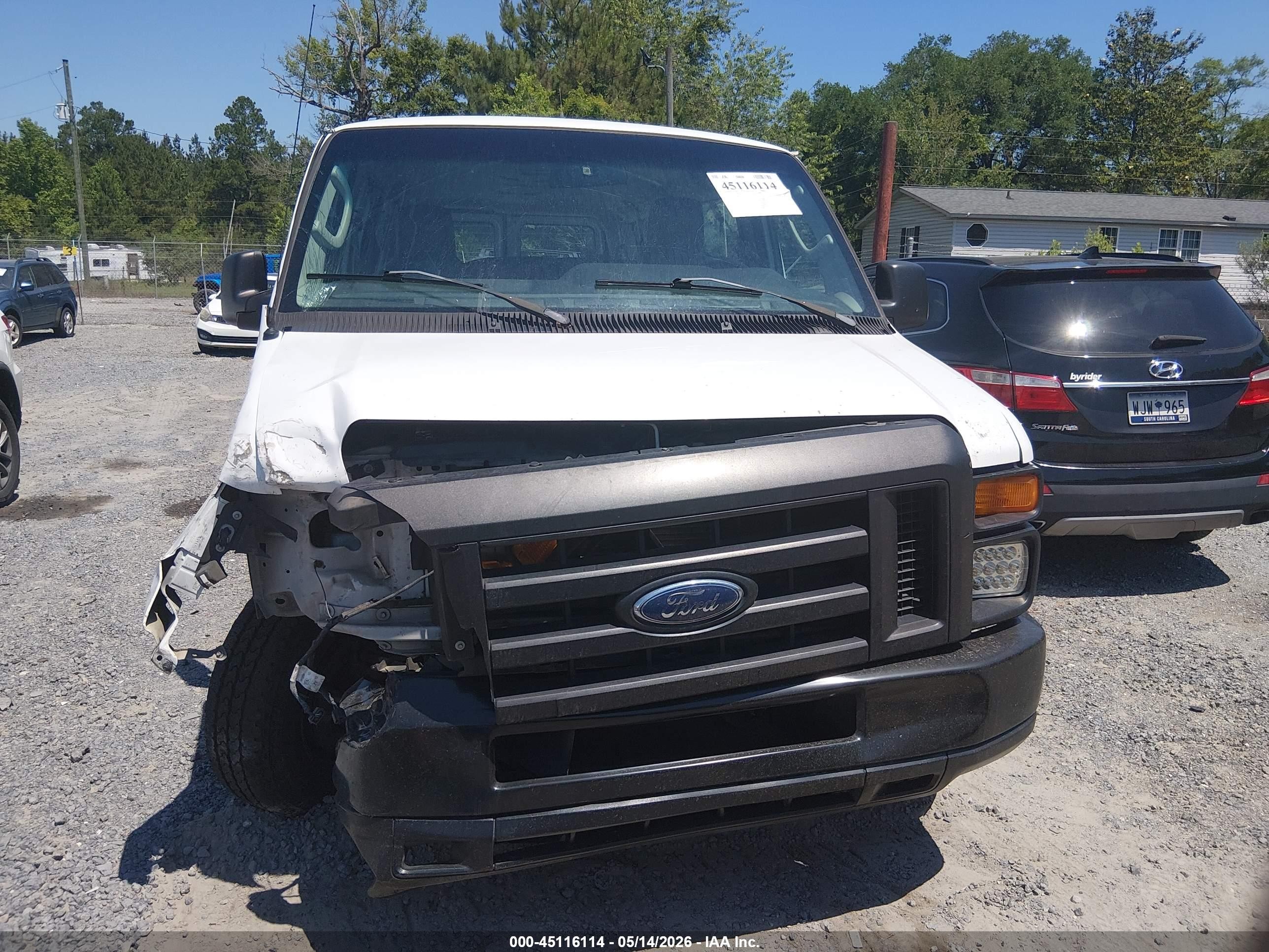 2011 Ford E-350 Super Duty Xl White vin: 1FBNE3BL9BDA64490