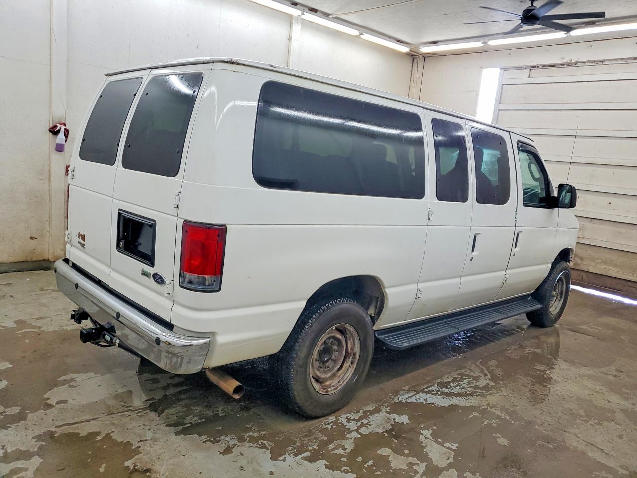2014 Ford Econoline E350 Super Duty Wagon White vin: 1FBNE3BL9EDA15536