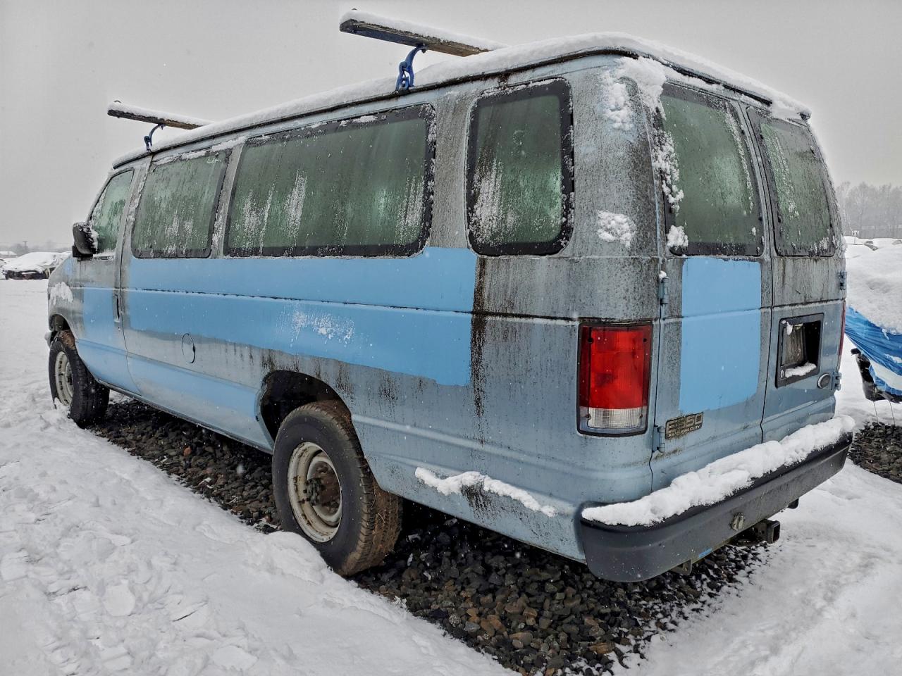 1997 Ford Econoline E350 Super Duty Wagon Blue vin: 1FBSS31F0YHB98264