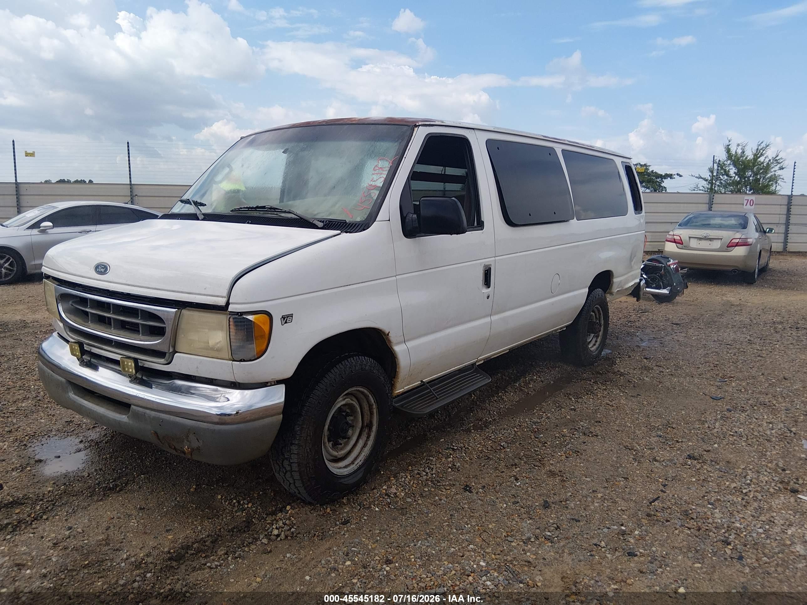 2001 Ford E-350 Super Duty Xl/xlt White vin: 1FBSS31L01HA75351