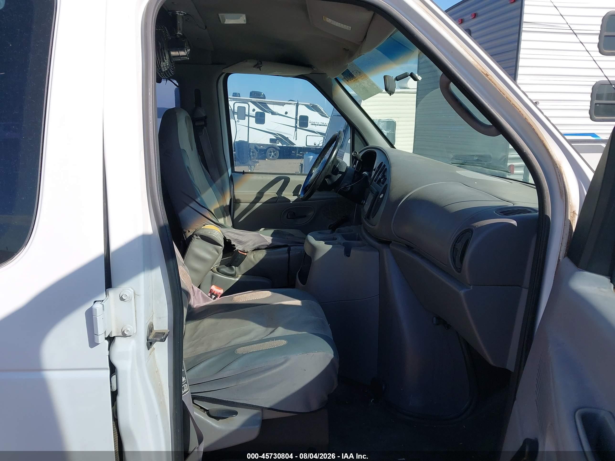 2001 Ford E-350 Super Duty Xl/xlt White vin: 1FBSS31L01HB59850