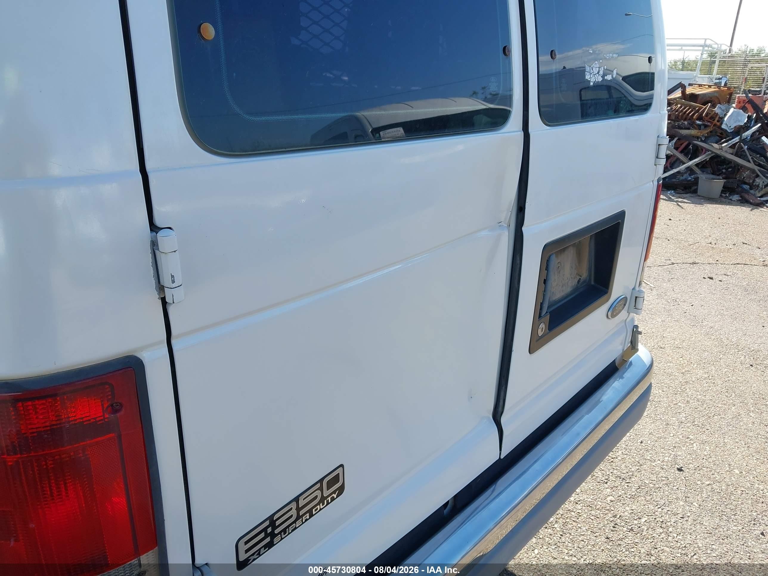 2001 Ford E-350 Super Duty Xl/xlt White vin: 1FBSS31L01HB59850