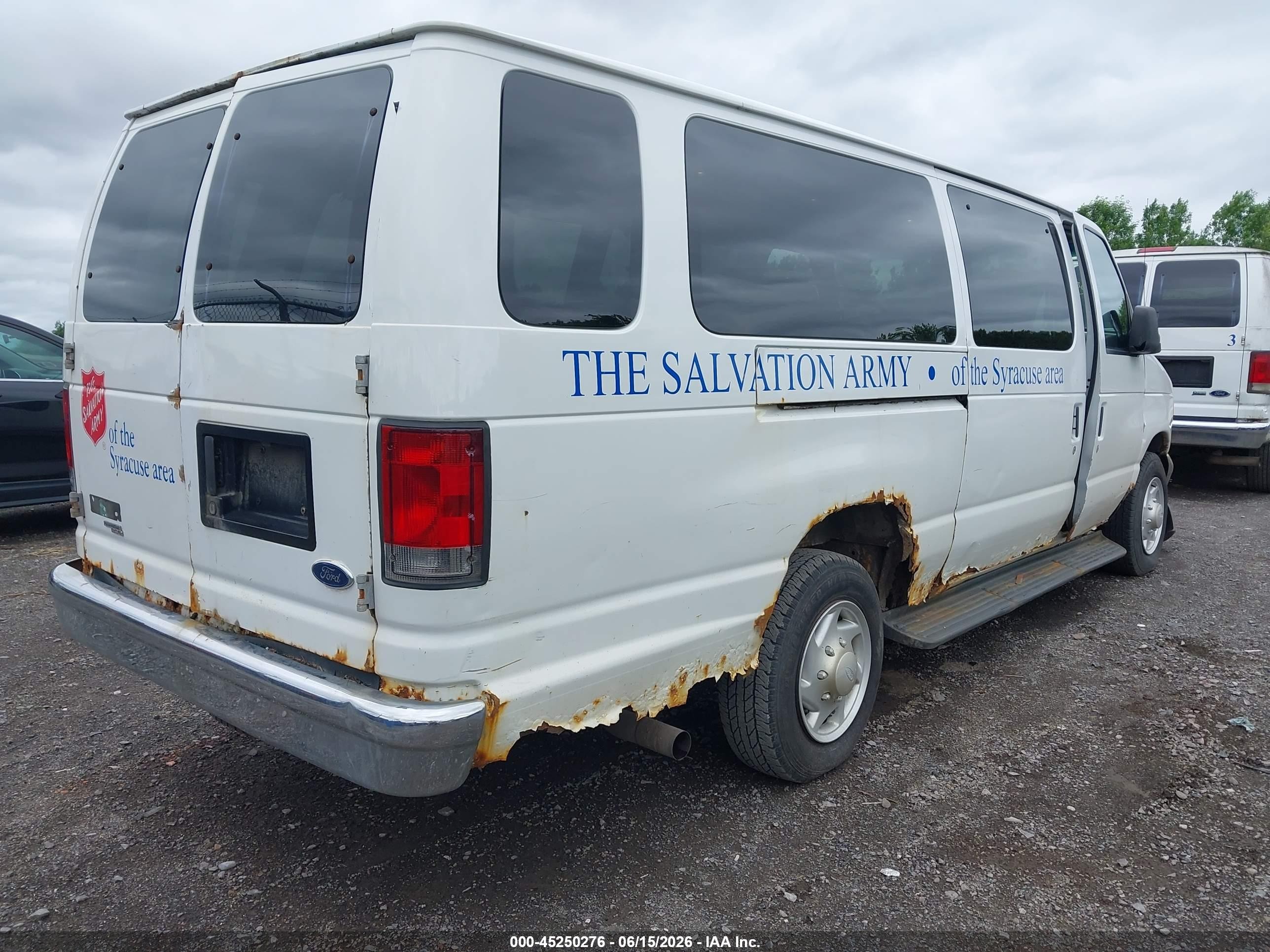 2007 Ford E-350 Super Duty Xl/xlt White vin: 1FBSS31L07DA06529