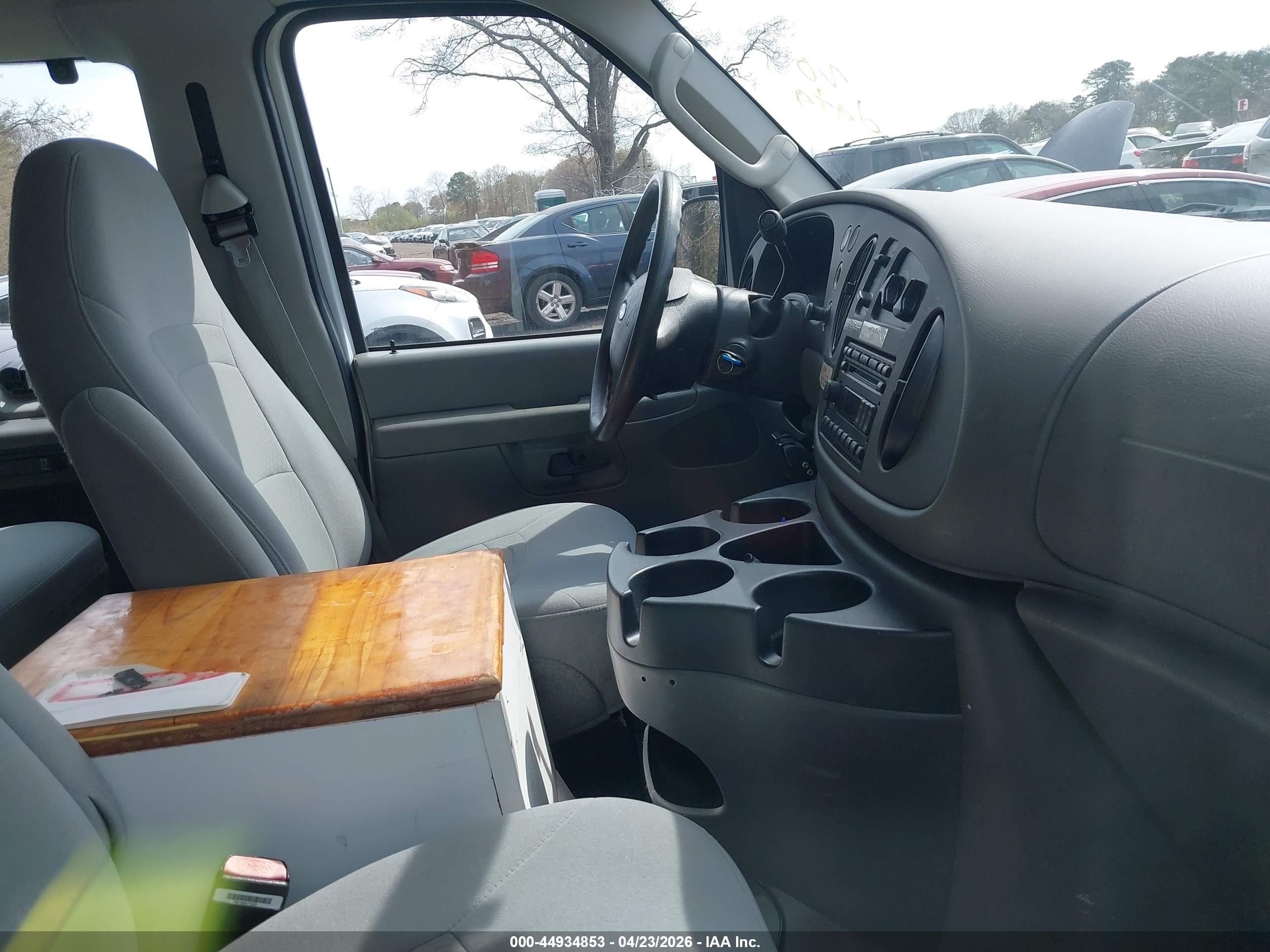 2007 Ford E-350 Super Duty Xl/xlt White vin: 1FBSS31L07DB31806