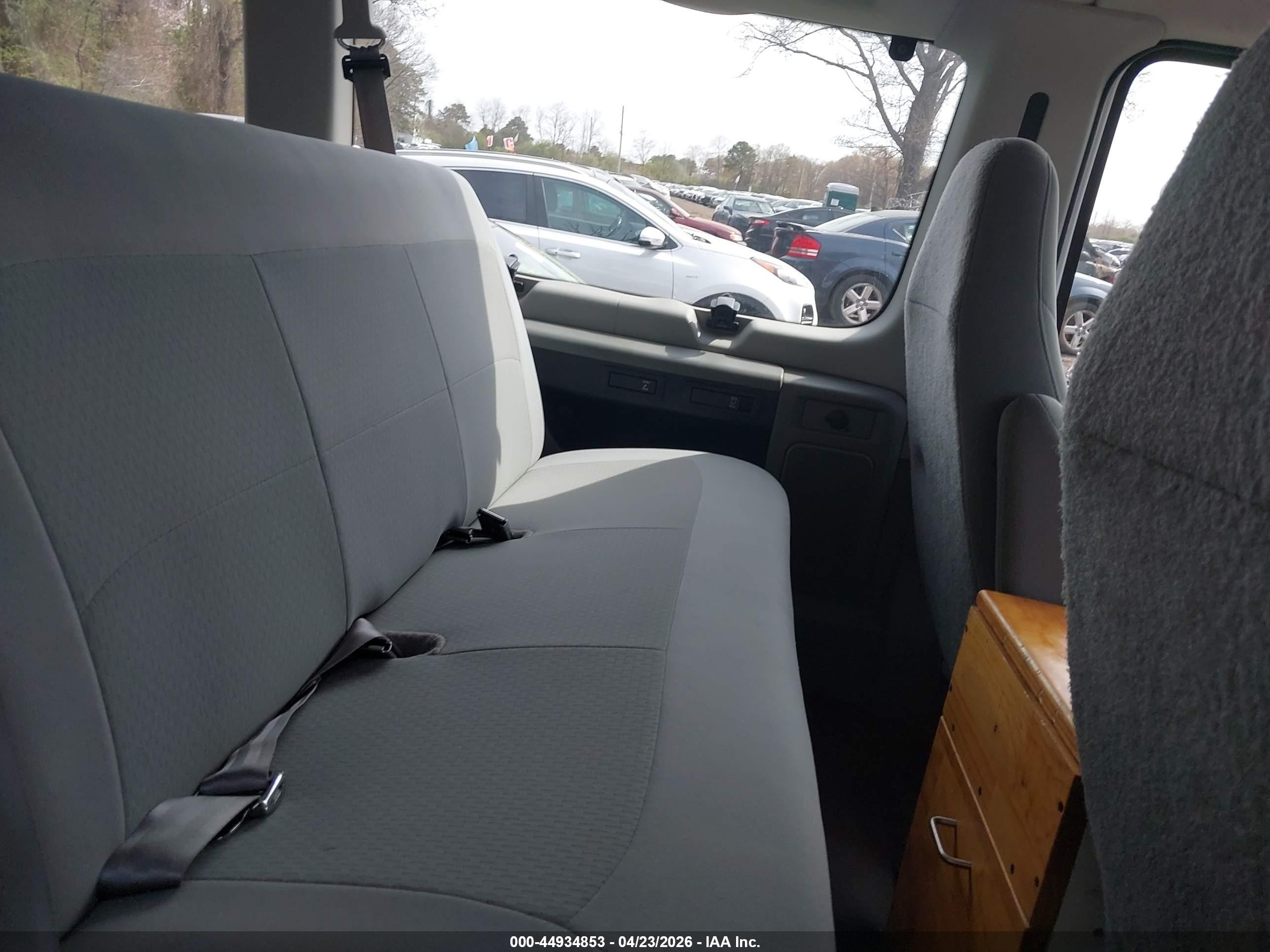 2007 Ford E-350 Super Duty Xl/xlt White vin: 1FBSS31L07DB31806