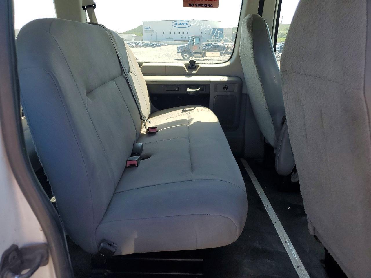 2009 Ford Econoline E350 Super Duty Wagon White vin: 1FBSS31L09DA63350