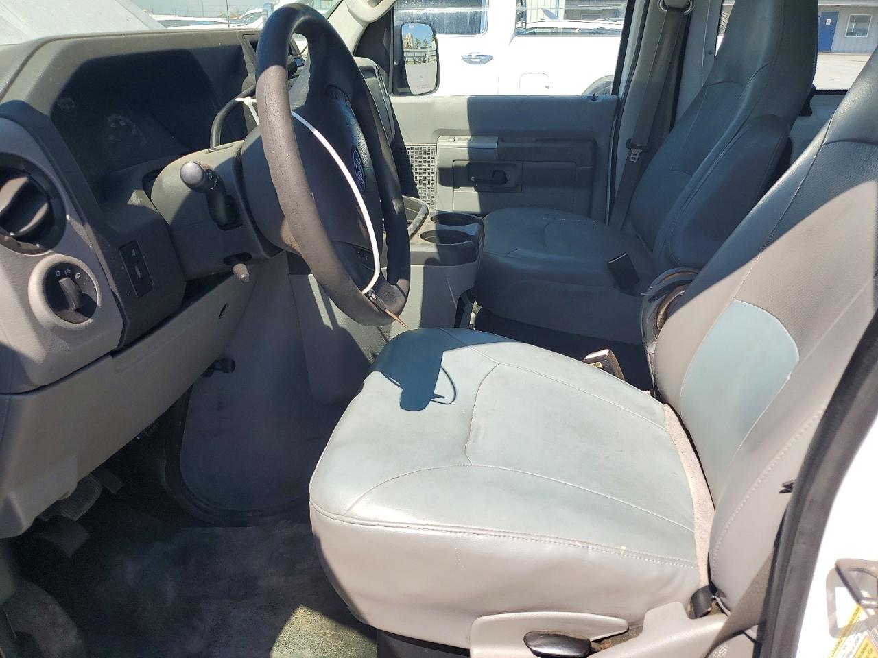 2009 Ford Econoline E350 Super Duty Wagon White vin: 1FBSS31L09DA63350