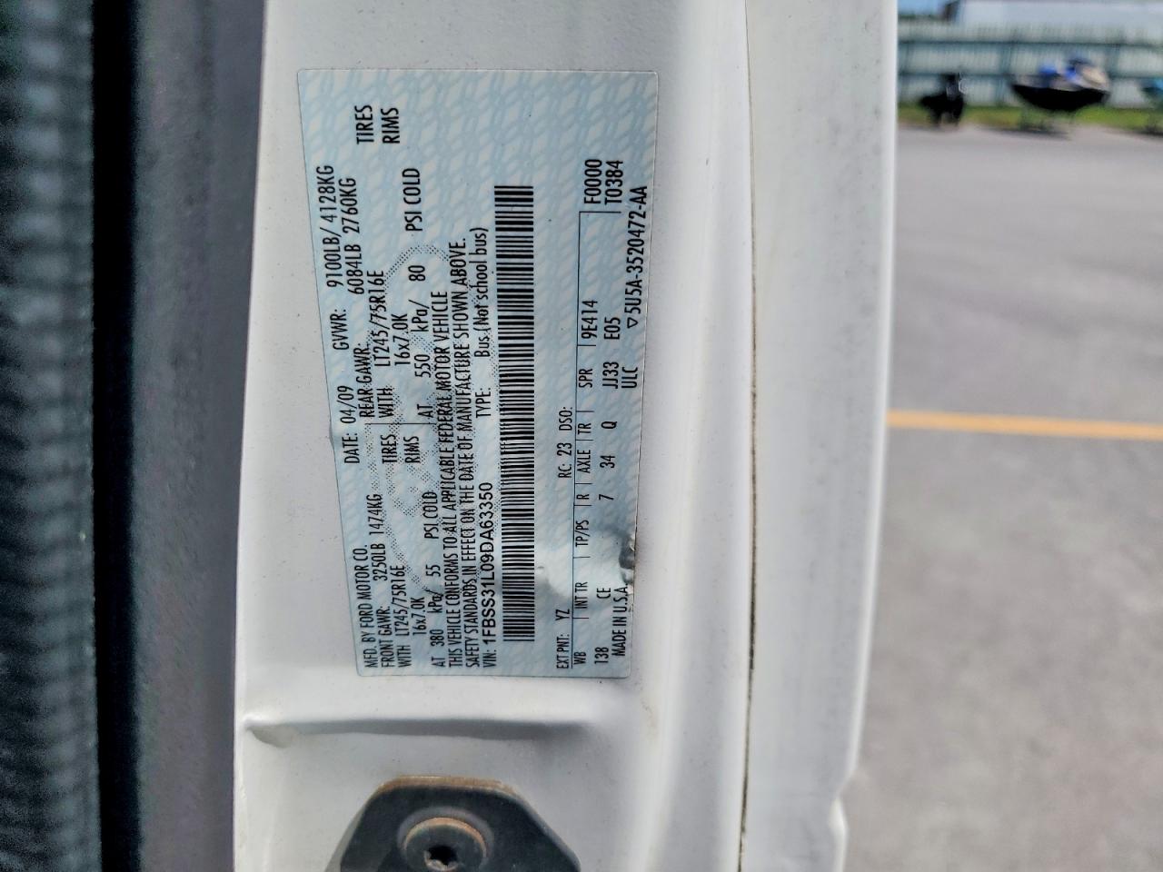 2009 Ford Econoline E350 Super Duty Wagon White vin: 1FBSS31L09DA63350
