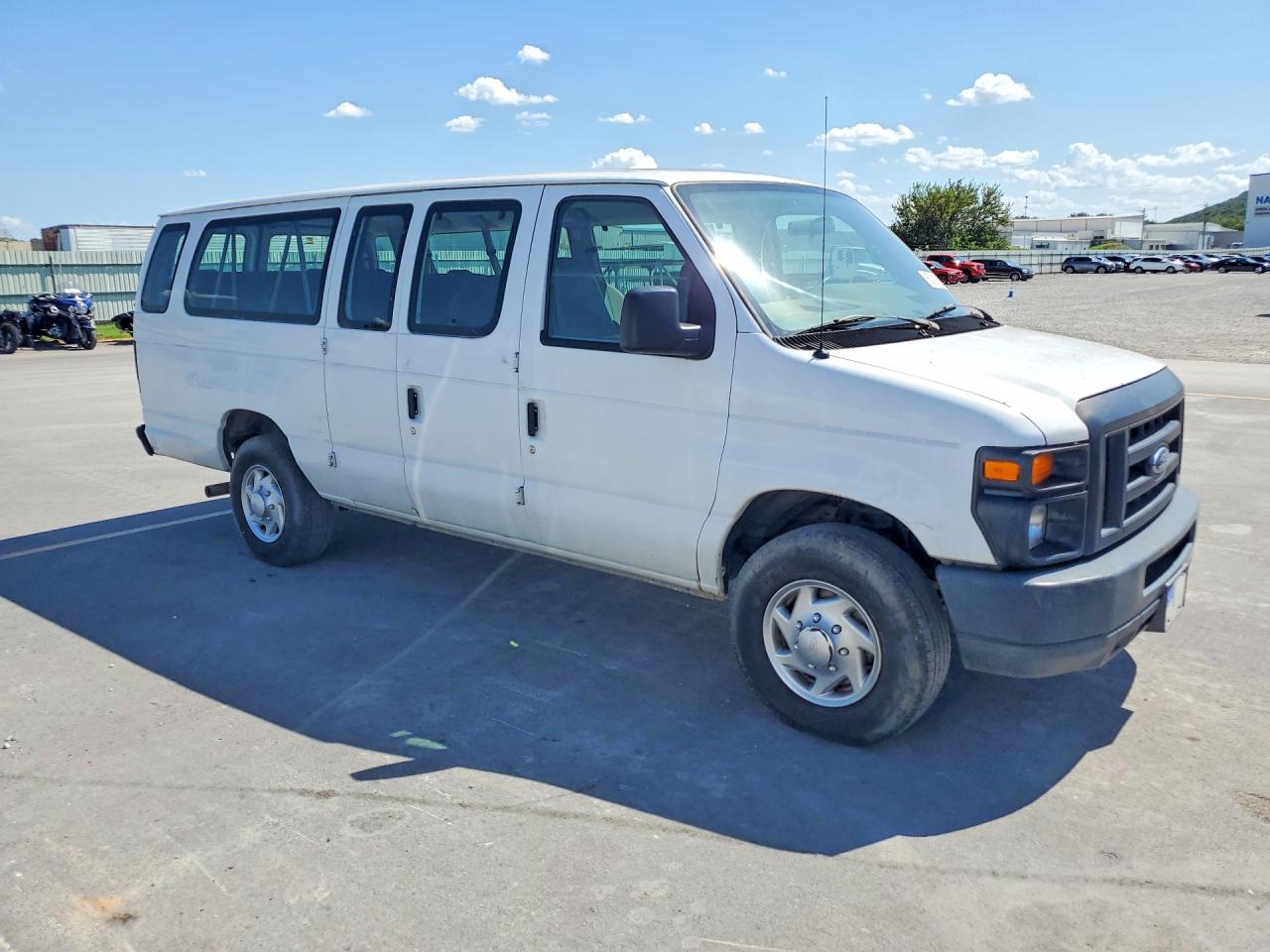 2009 Ford Econoline E350 Super Duty Wagon White vin: 1FBSS31L09DA63350