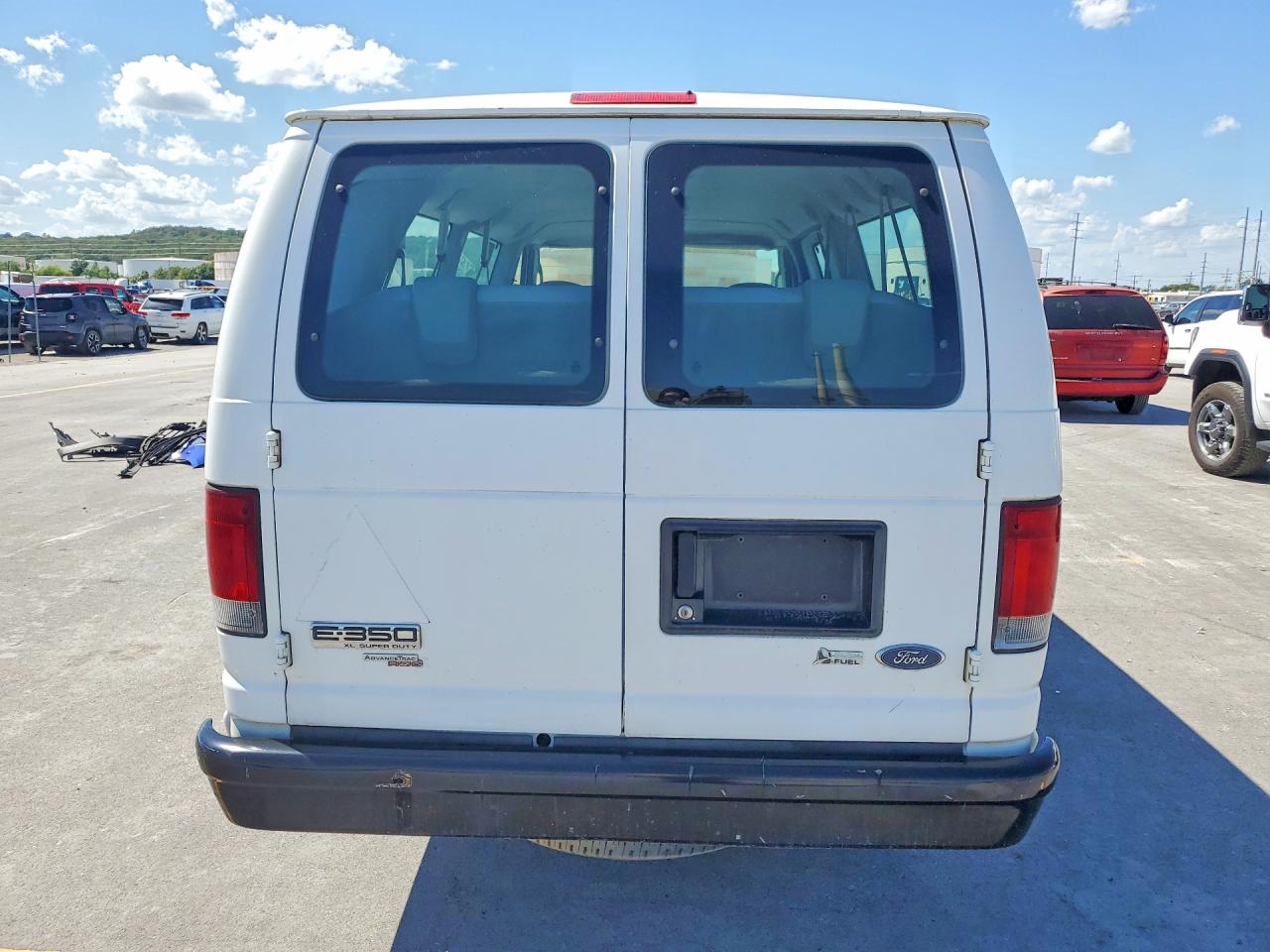 2009 Ford Econoline E350 Super Duty Wagon White vin: 1FBSS31L09DA63350