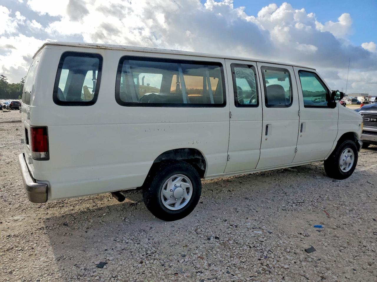 1998 Ford Econoline E350 Super Duty White vin: 1FBSS31L0WHA39067