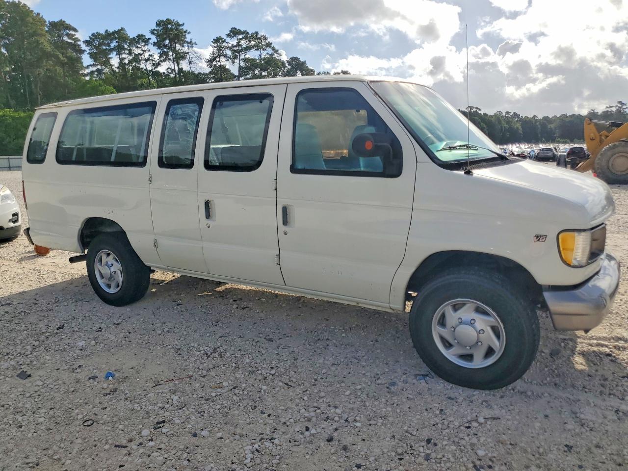 1998 Ford Econoline E350 Super Duty White vin: 1FBSS31L0WHA39067