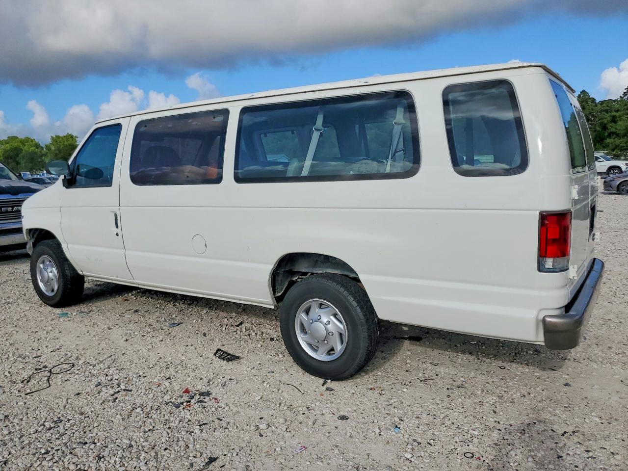 1998 Ford Econoline E350 Super Duty White vin: 1FBSS31L0WHA39067