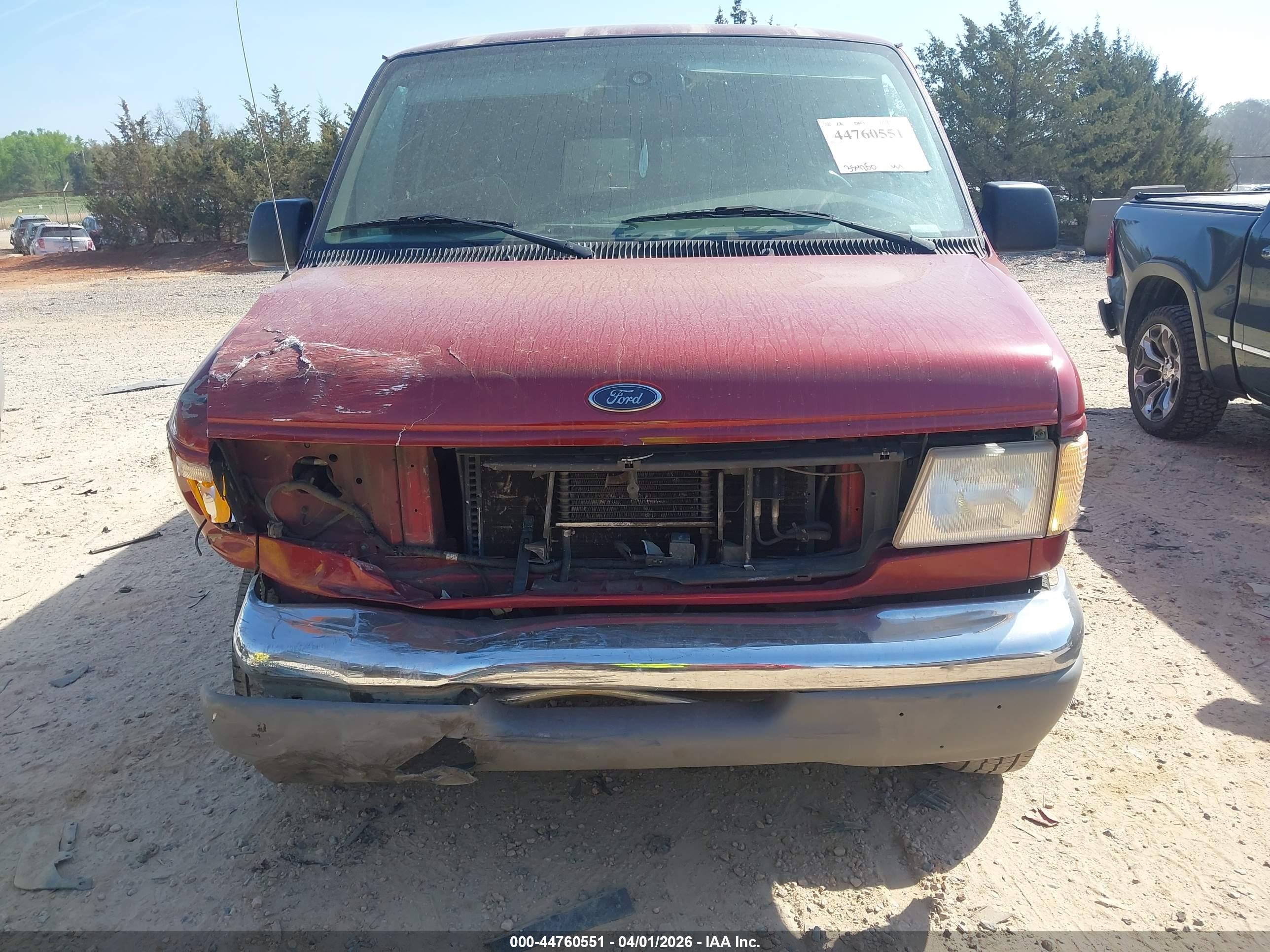 2000 Ford E-350 Super Duty Xl/xlt Красный vin: 1FBSS31L0YHB02719