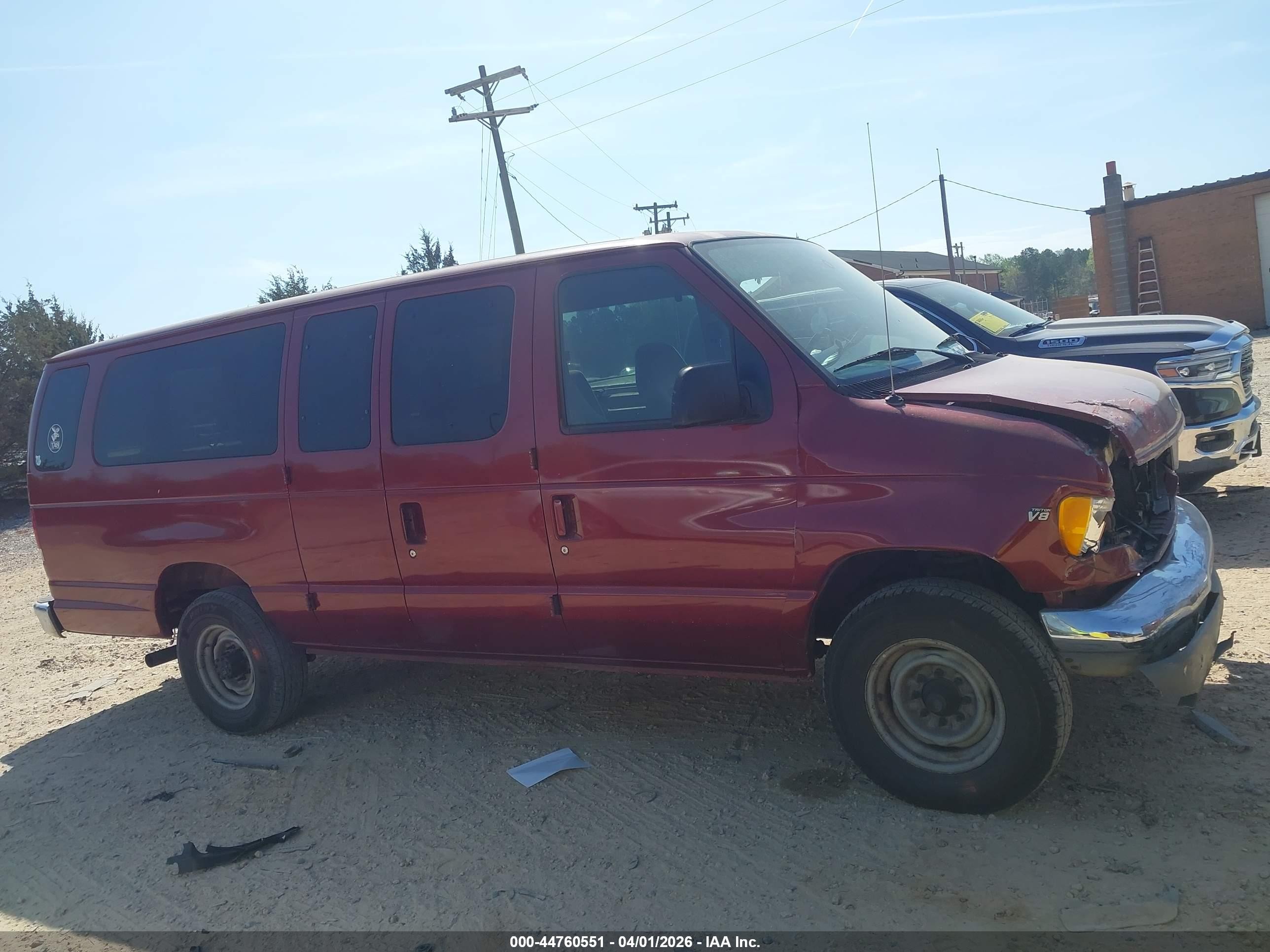 2000 Ford E-350 Super Duty Xl/xlt Красный vin: 1FBSS31L0YHB02719