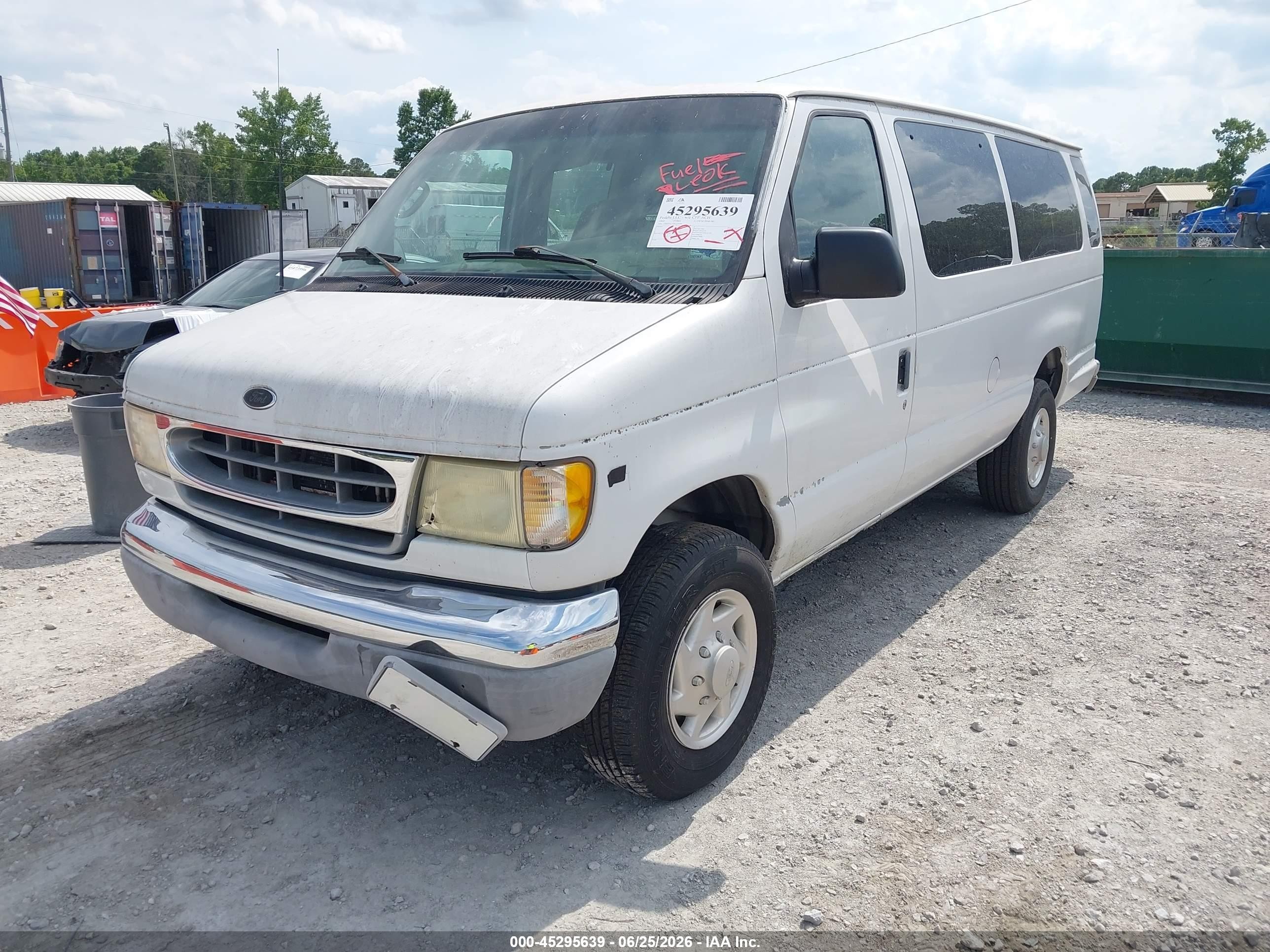 2002 Ford E-350 Super Duty Xl/xlt White vin: 1FBSS31L12HA23390