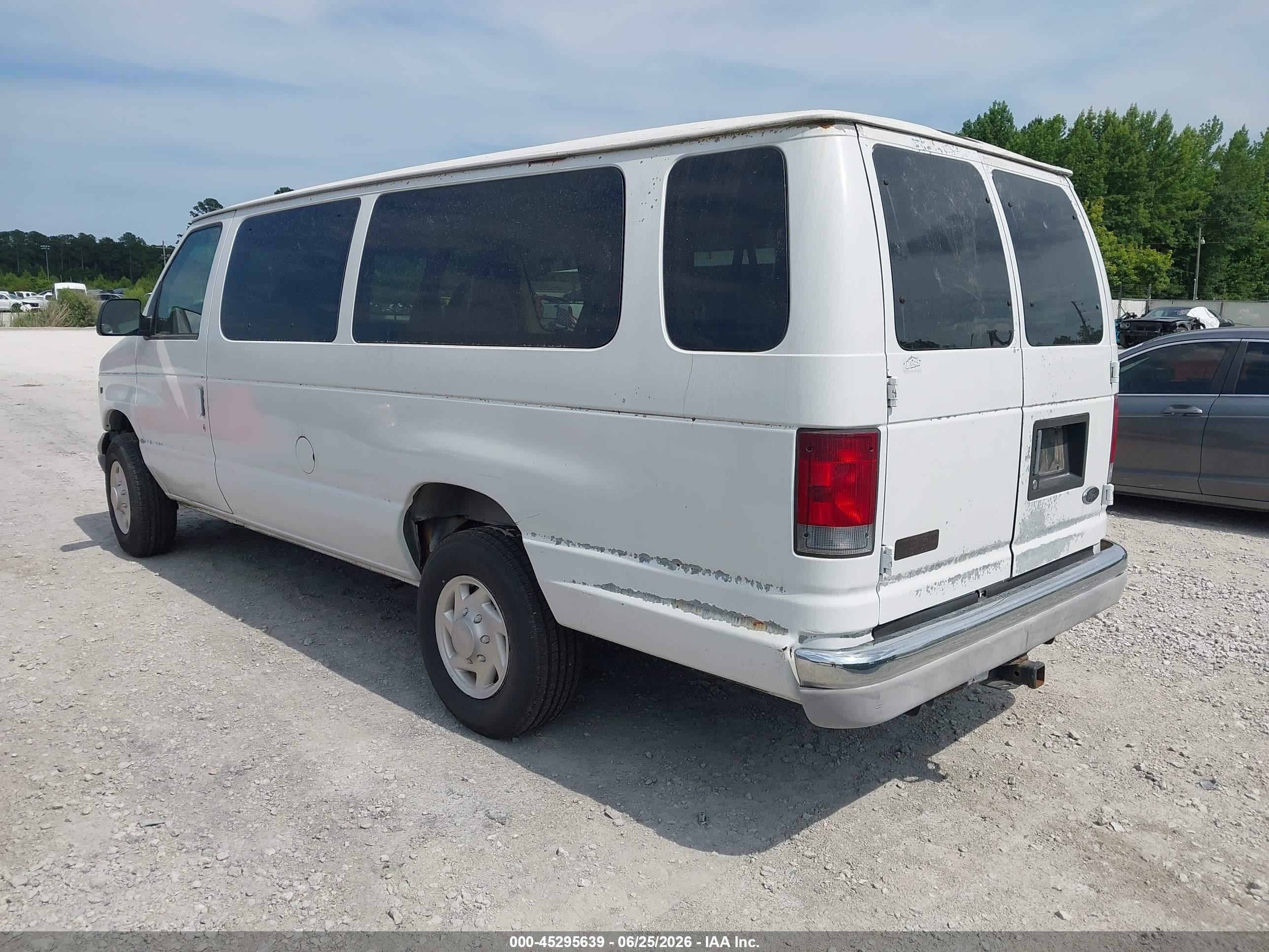 2002 Ford E-350 Super Duty Xl/xlt White vin: 1FBSS31L12HA23390