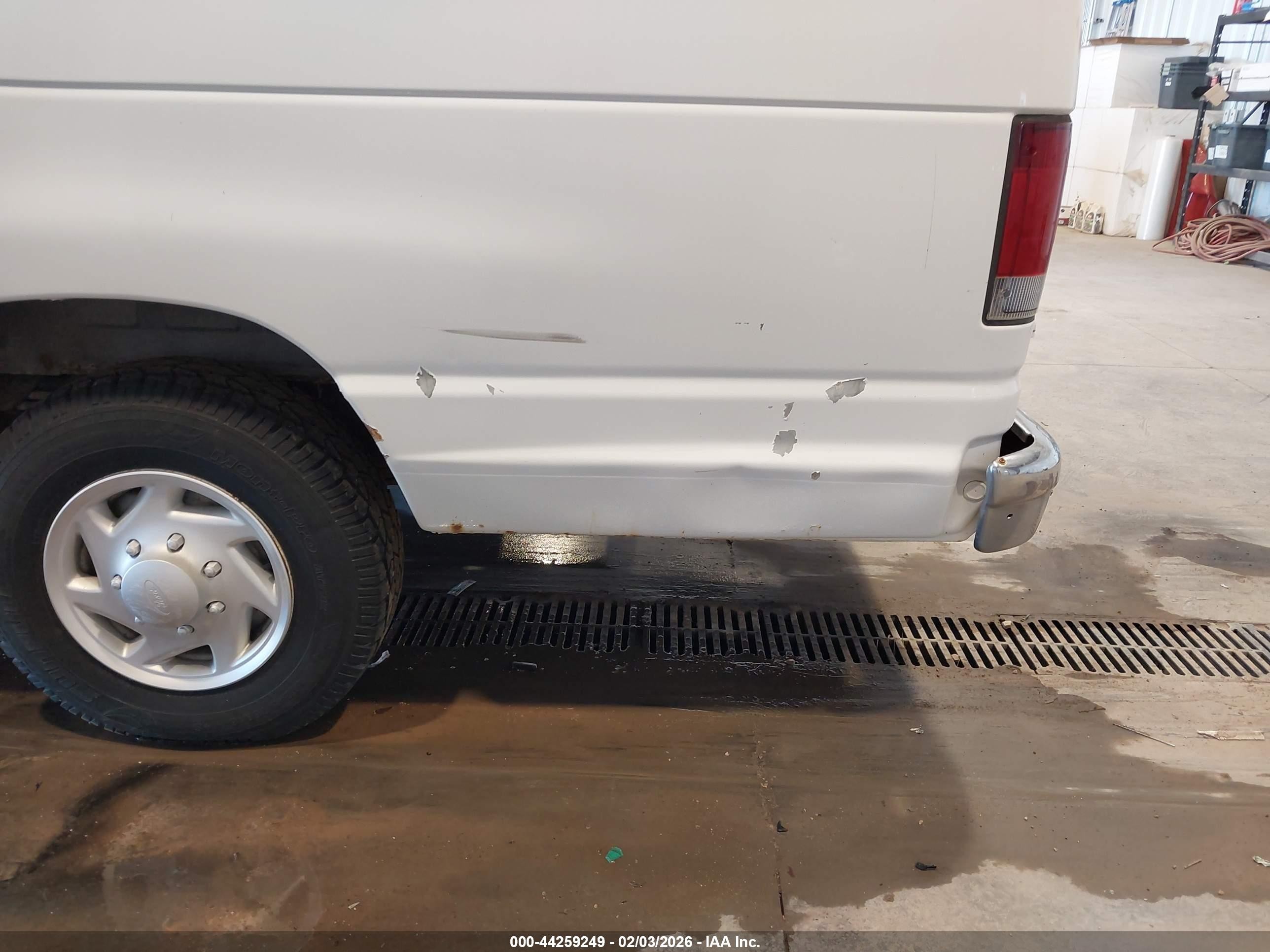 2005 Ford E-350 Super Duty Xl/xlt White vin: 1FBSS31L15HB29469
