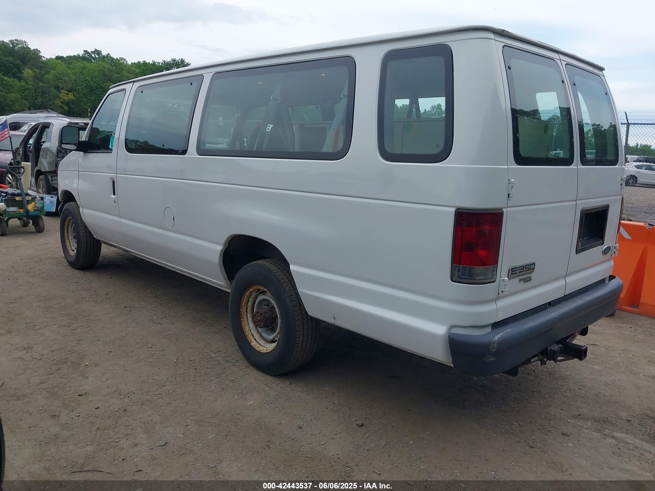 2006 Ford E-350 Super Duty Xl/xlt White vin: 1FBSS31L16DB22997