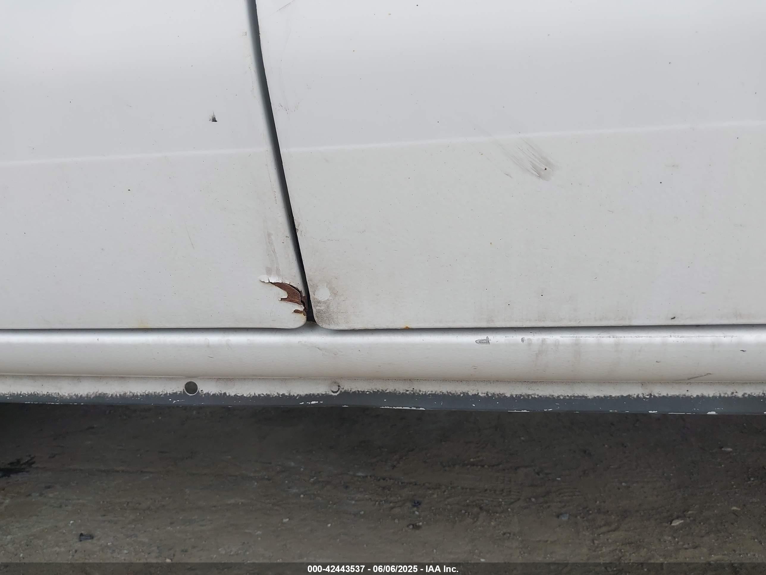 2006 Ford E-350 Super Duty Xl/xlt White vin: 1FBSS31L16DB22997