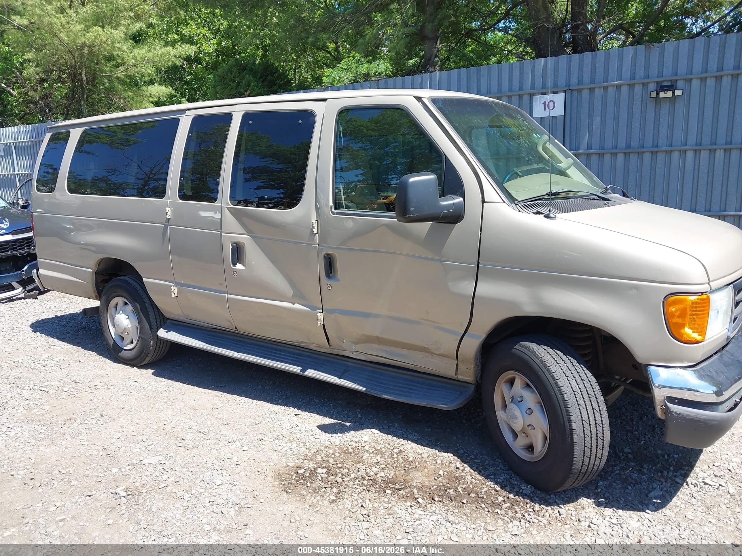 2007 Ford E-350 Super Duty Xl/xlt Beige vin: 1FBSS31L17DA93678