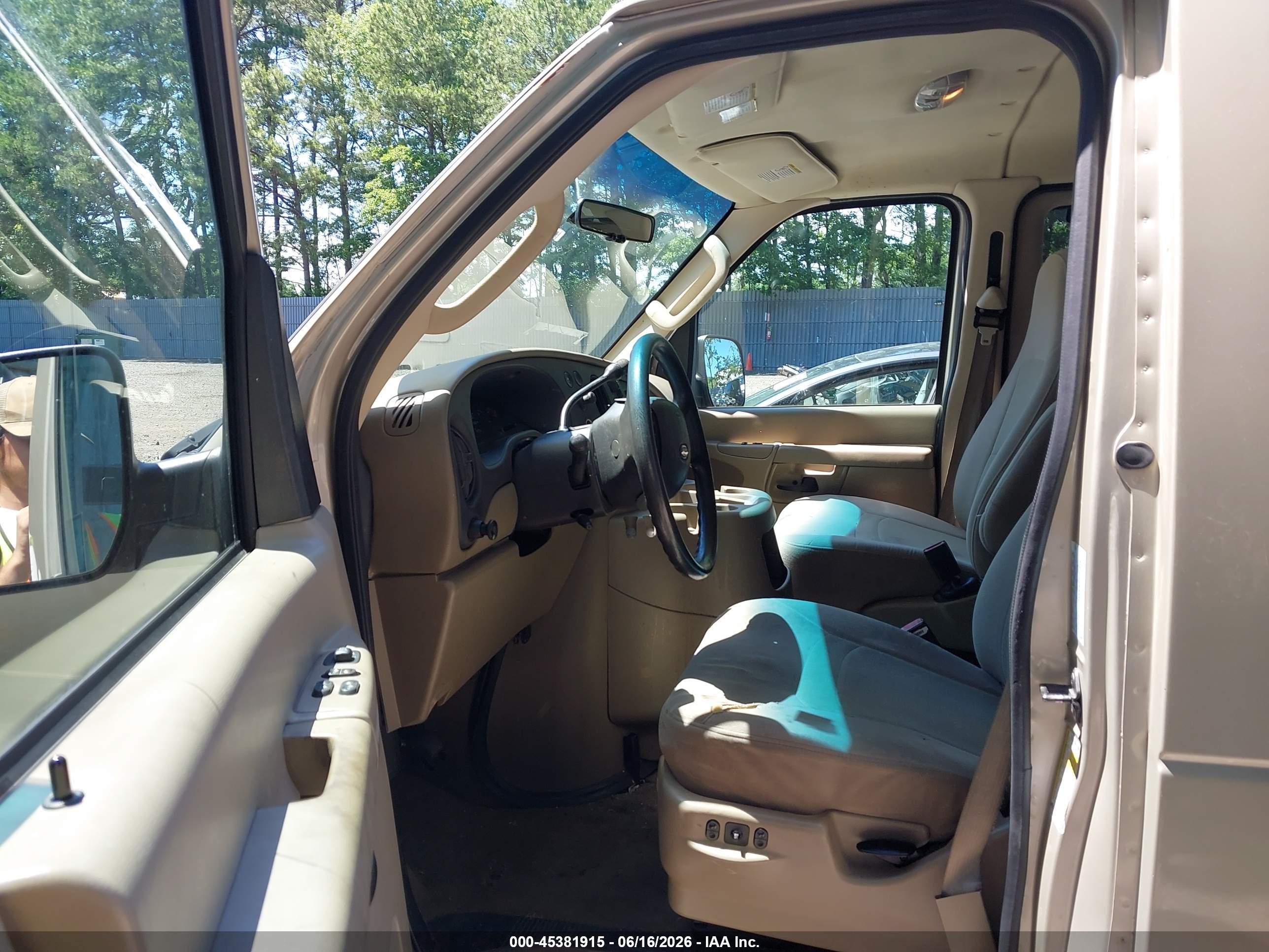 2007 Ford E-350 Super Duty Xl/xlt Beige vin: 1FBSS31L17DA93678